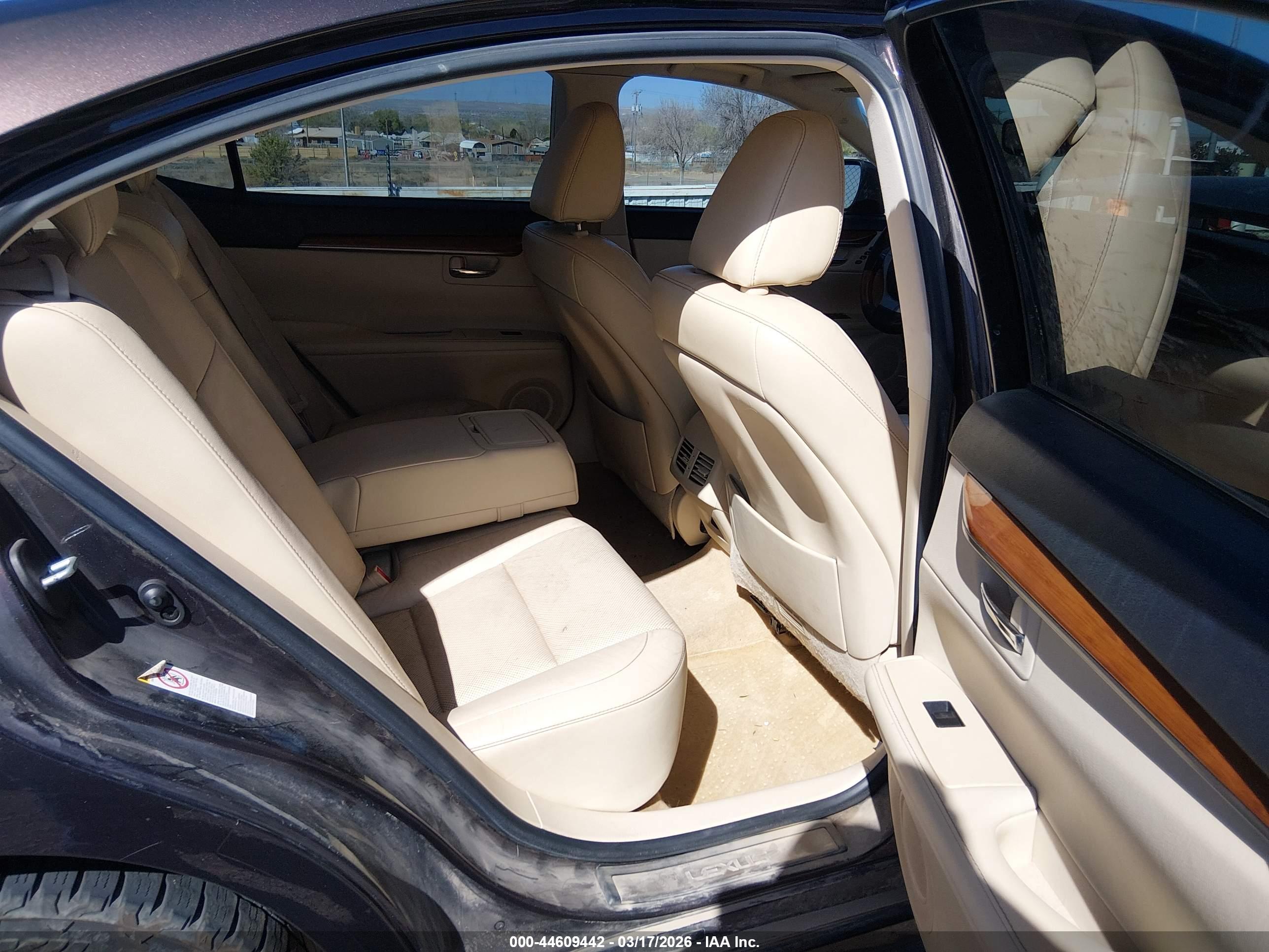 LEXUS ES image 8