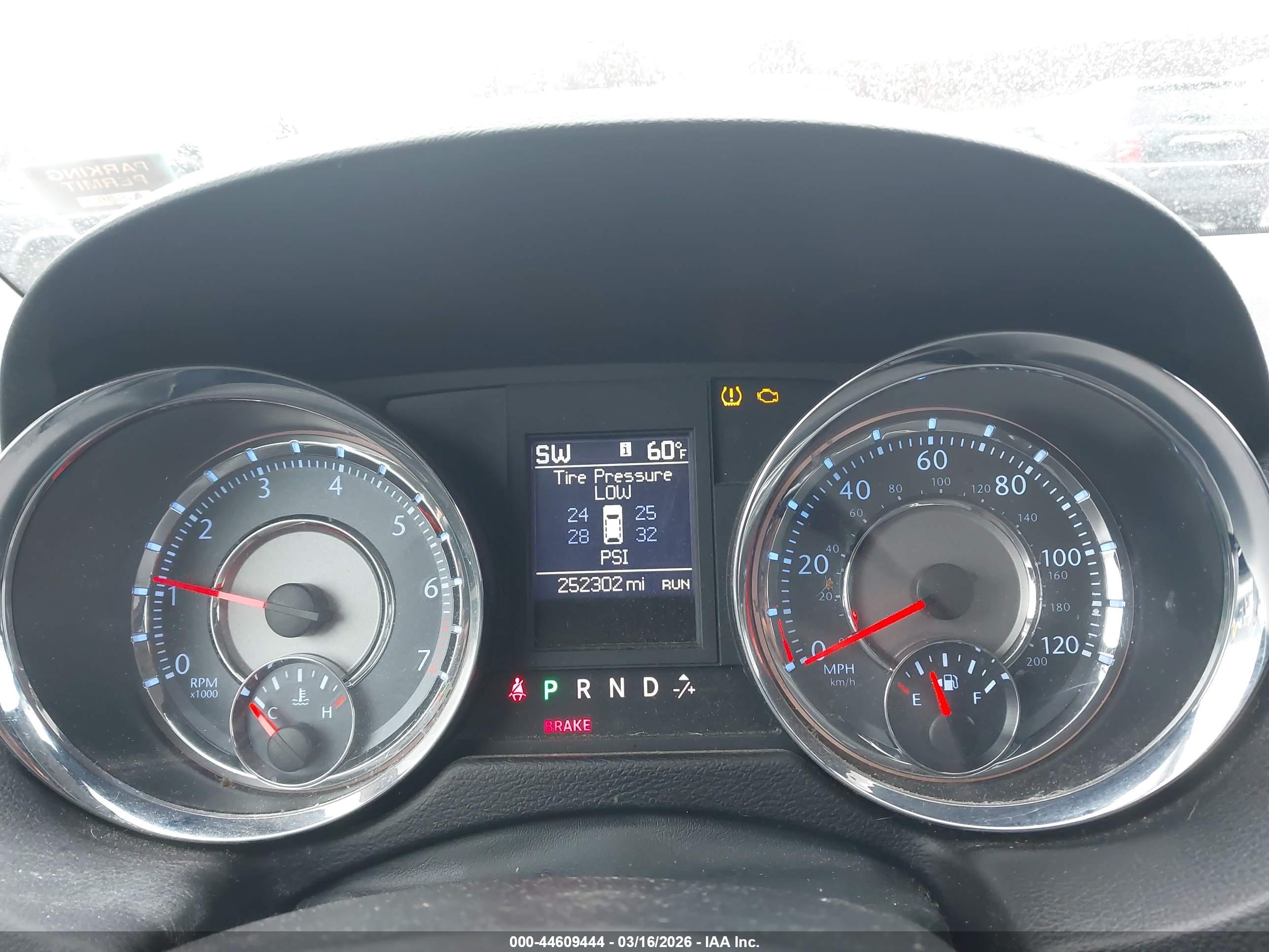 CHRYSLER TOWN image 7