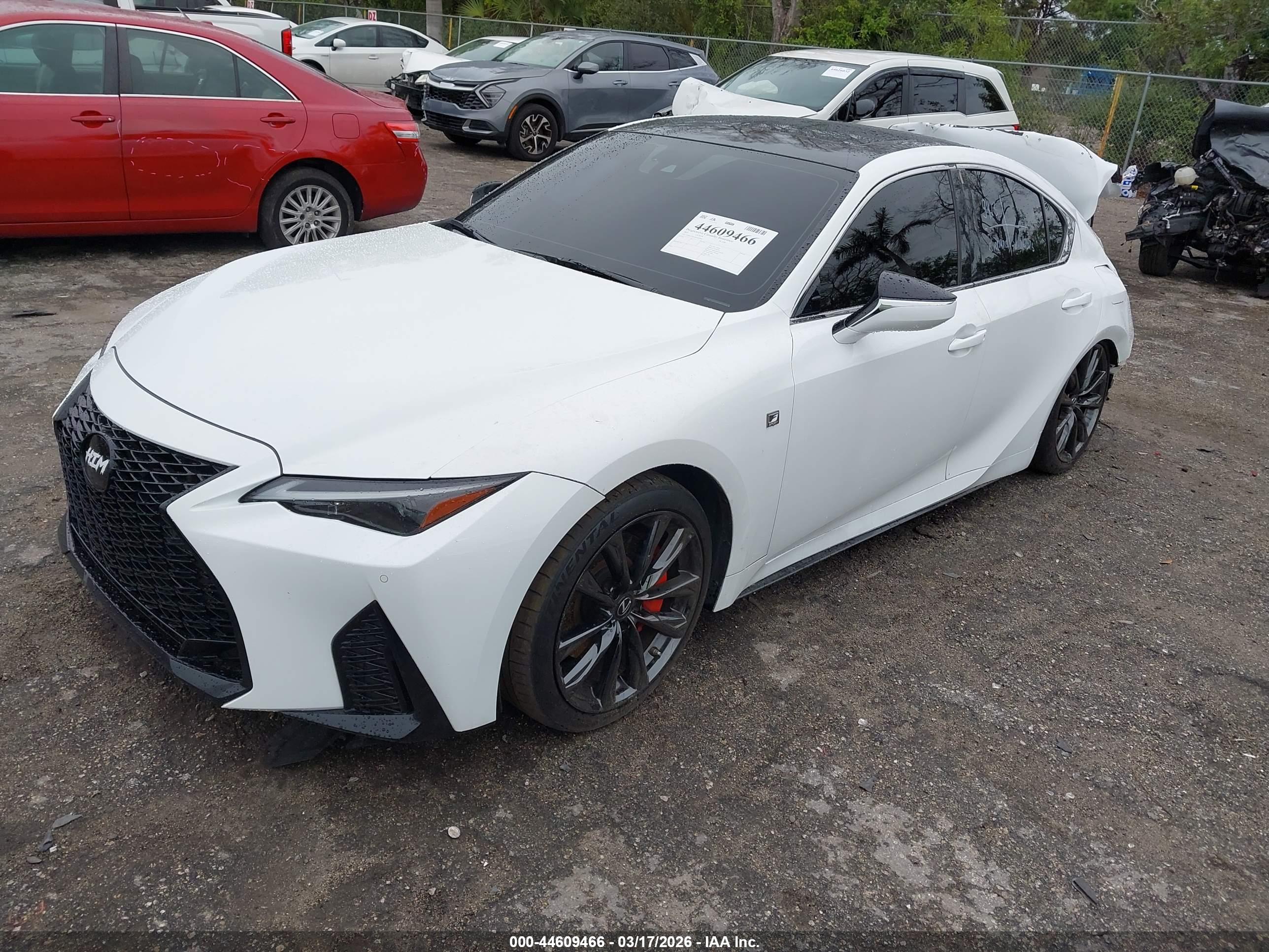 LEXUS IS image 2