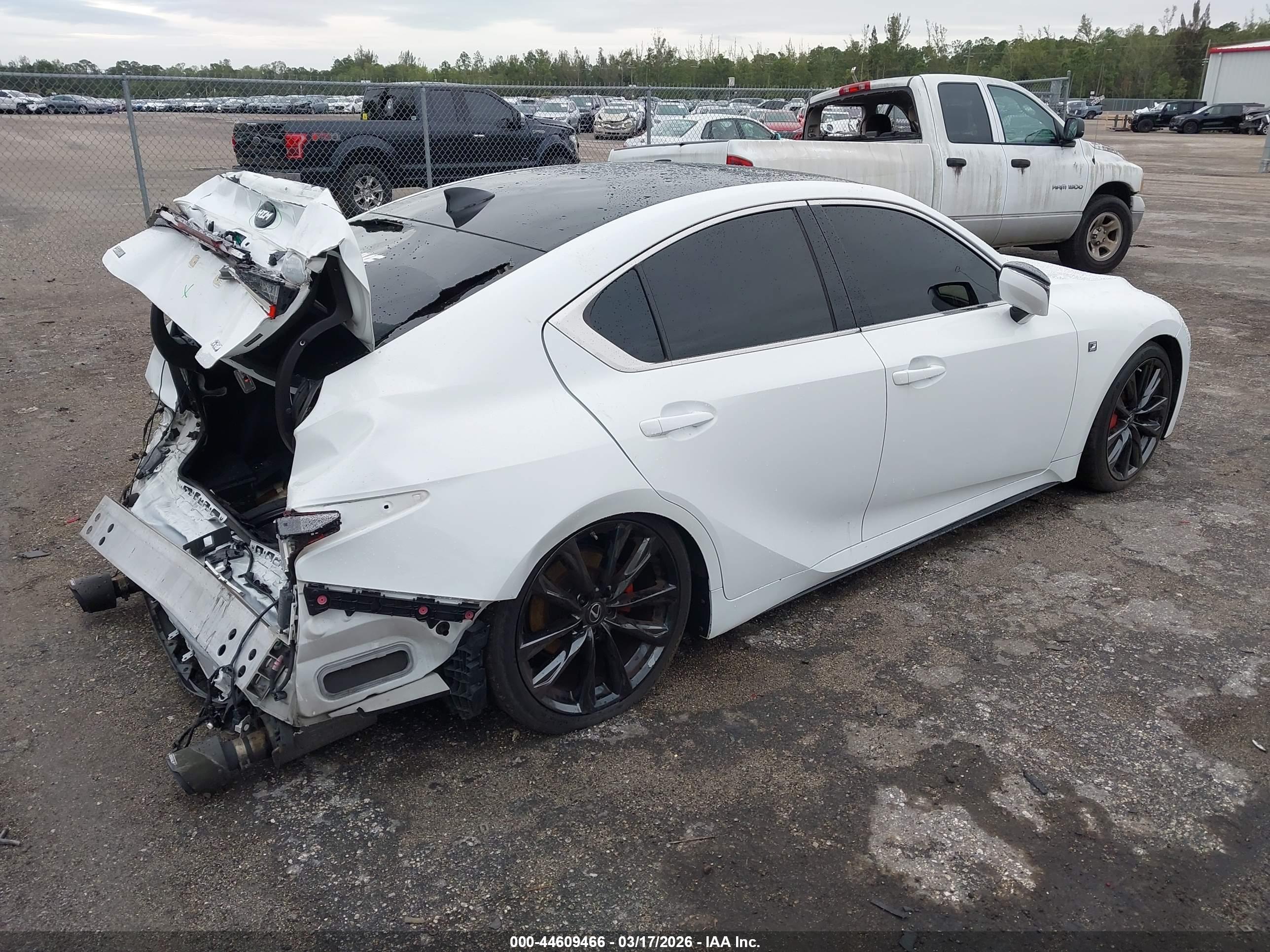 LEXUS IS image 4