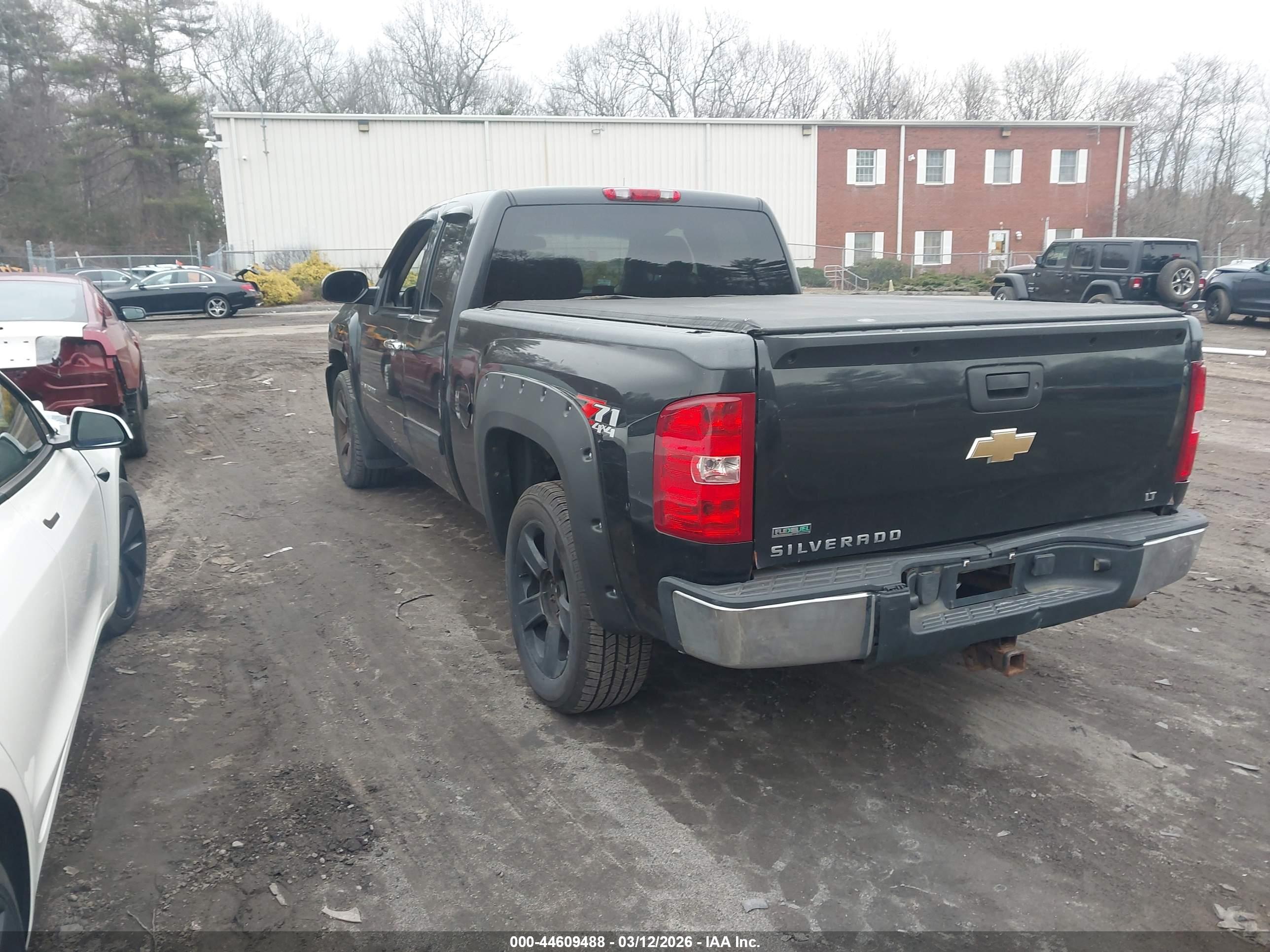 CHEVROLET SILVERADO image 3