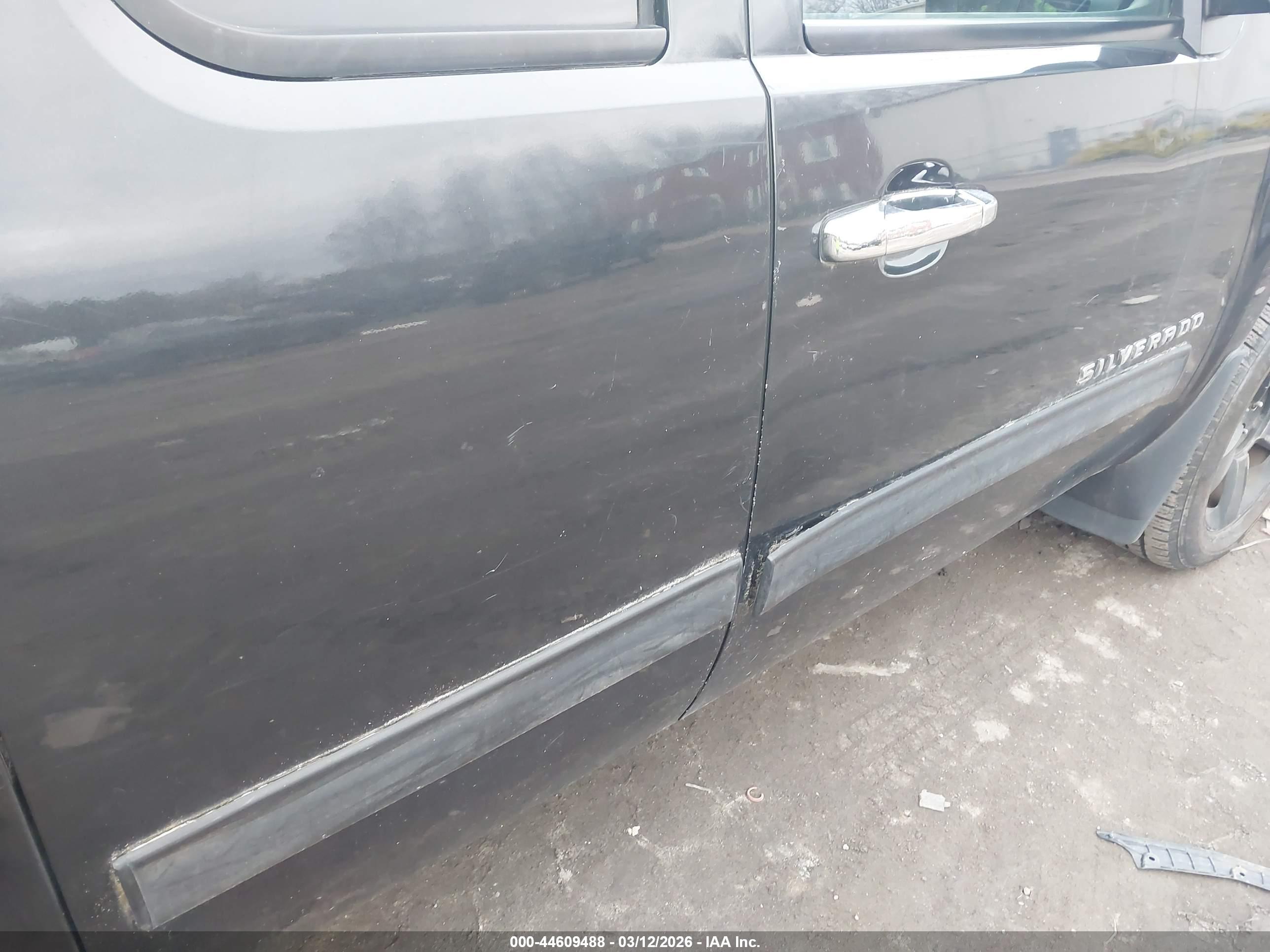 CHEVROLET SILVERADO image 6