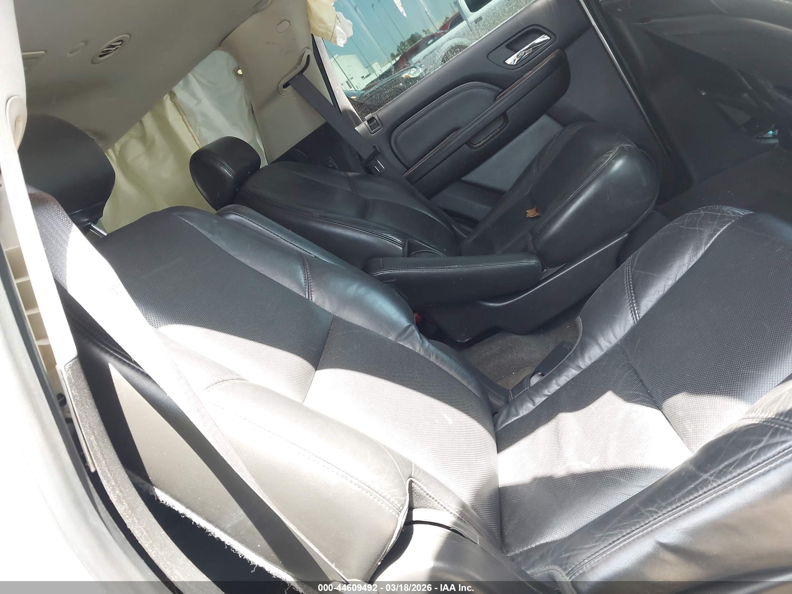 CADILLAC ESCALADE image 8