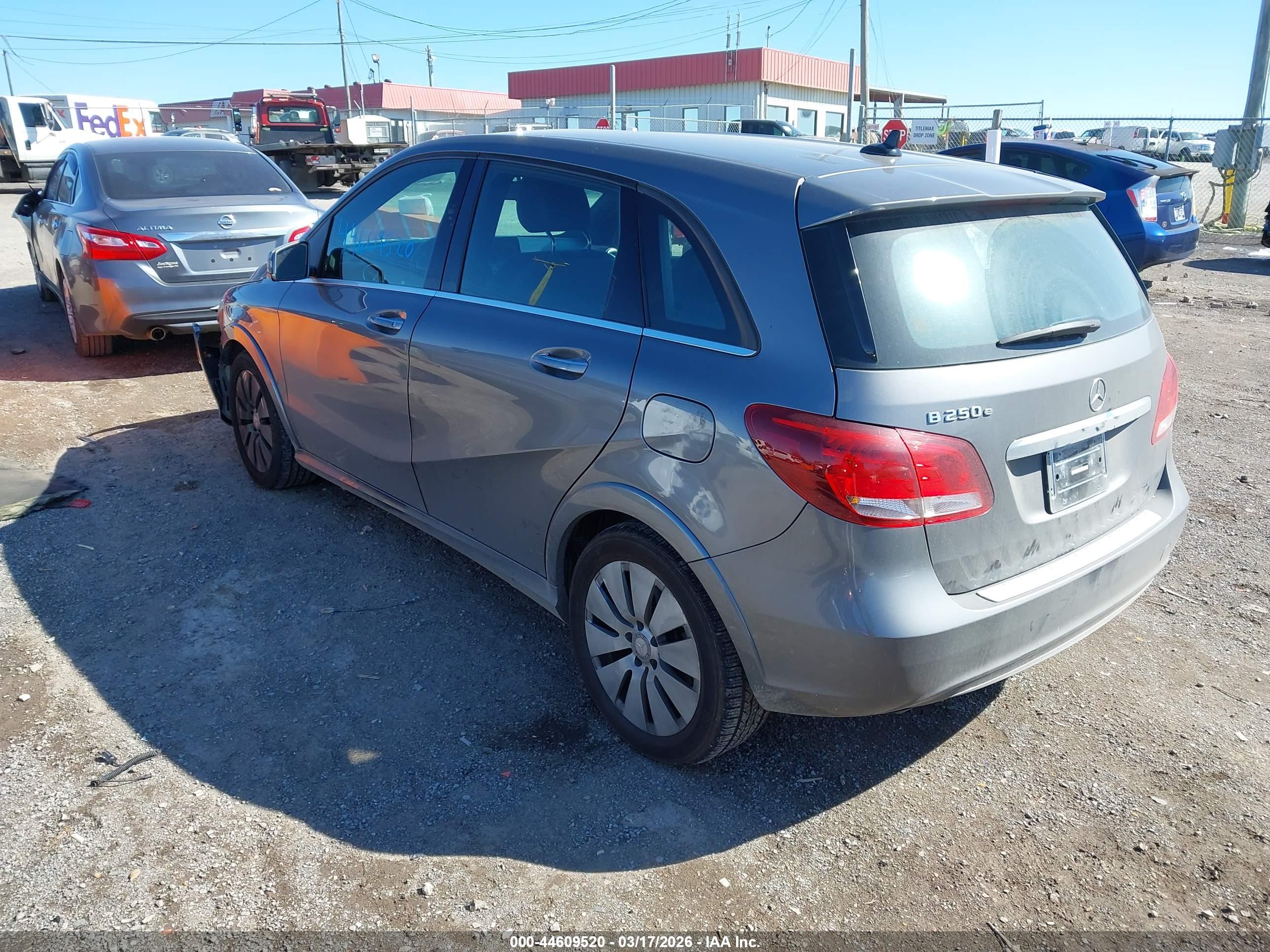 MERCEDES-BENZ B image 3
