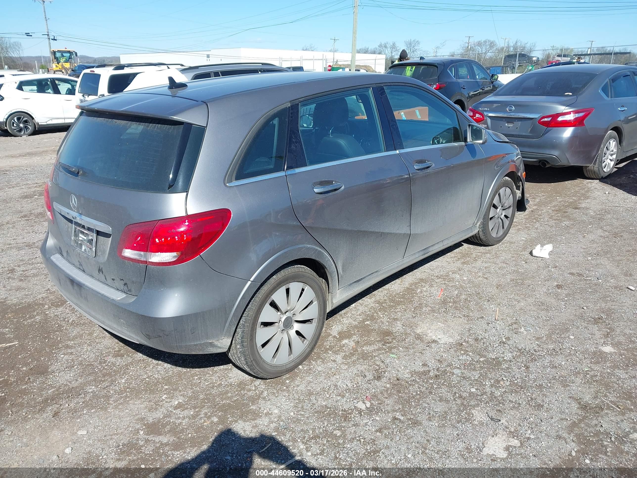 MERCEDES-BENZ B image 4