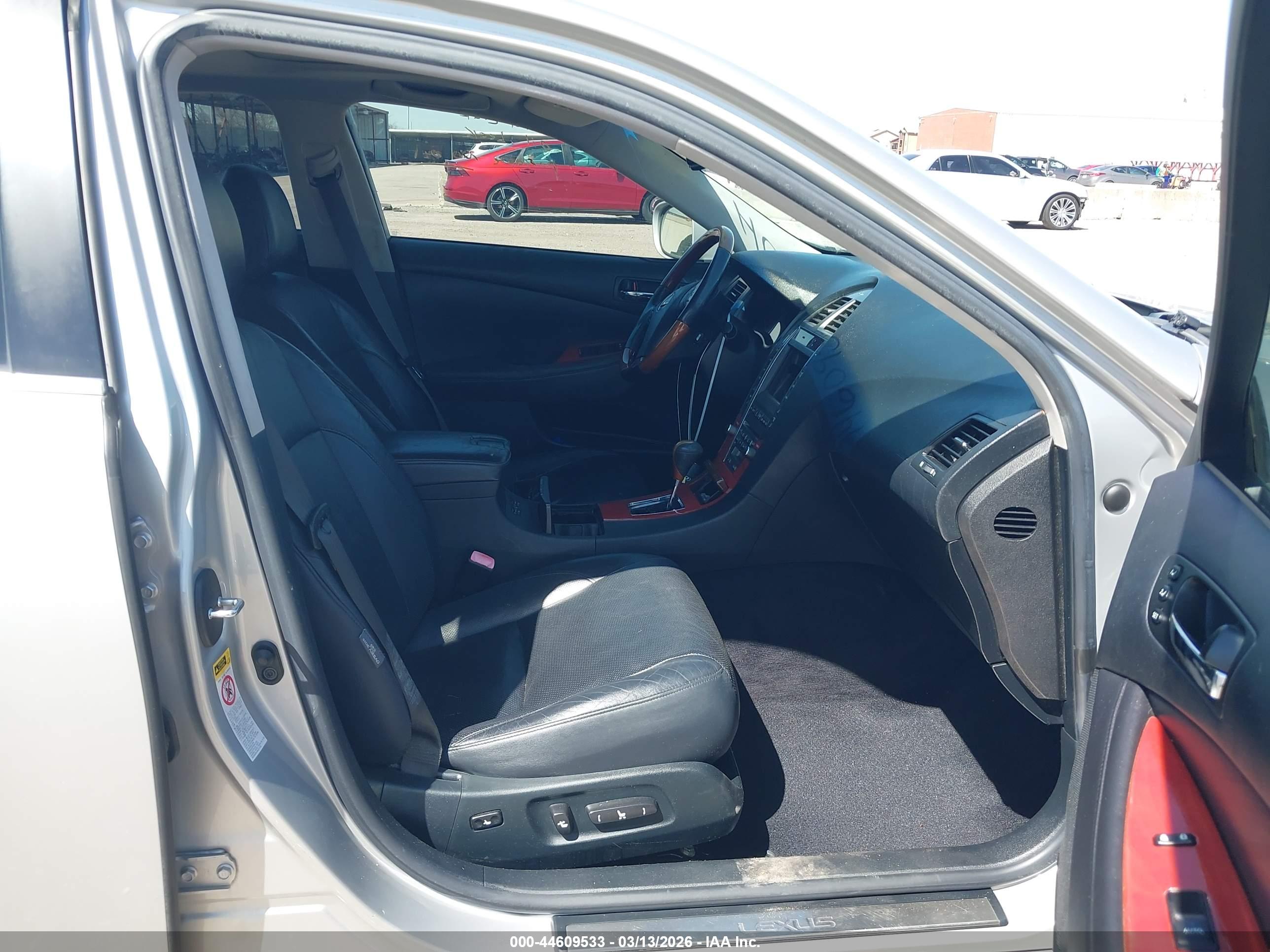 LEXUS ES image 5