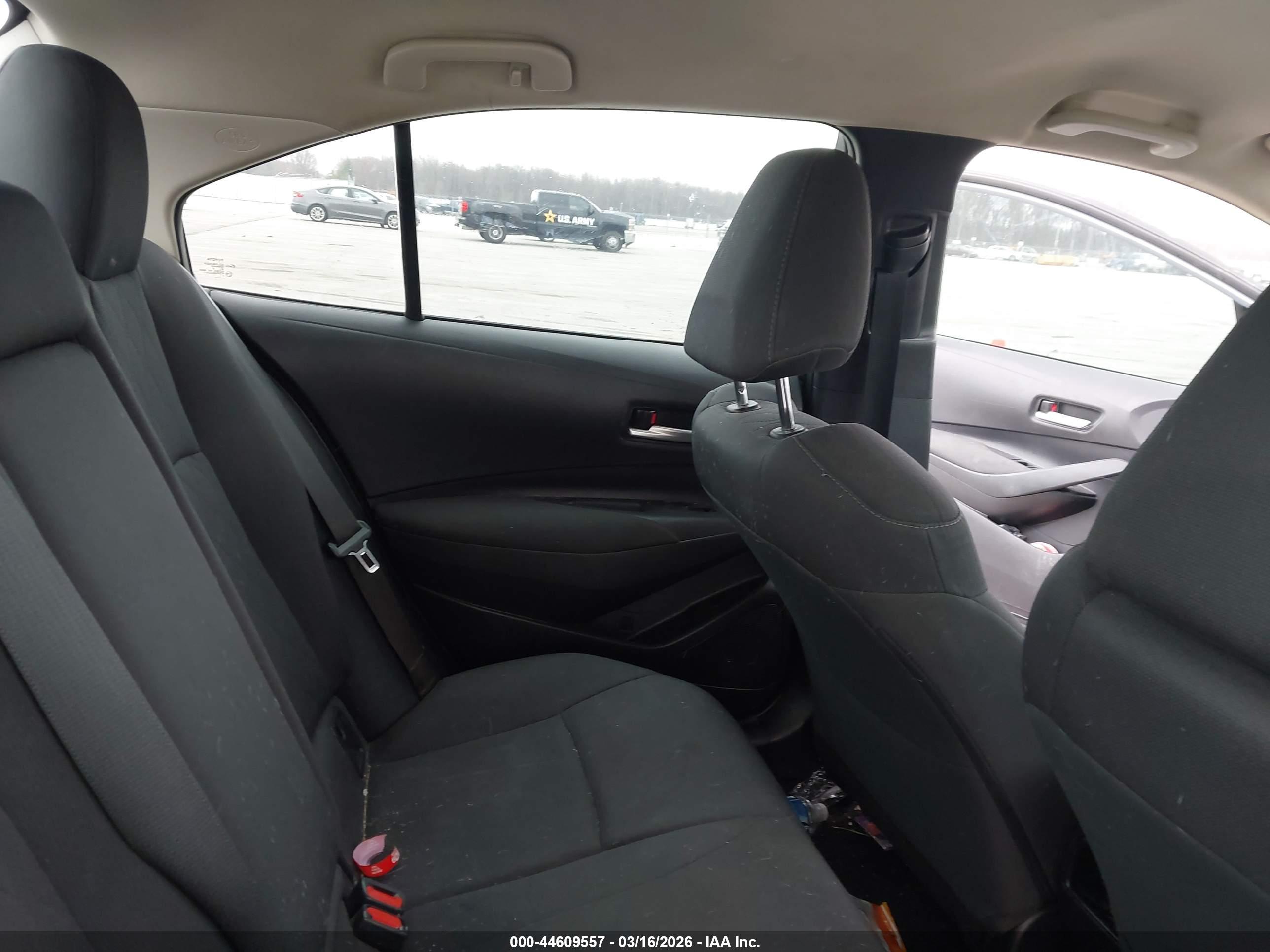 TOYOTA COROLLA image 8