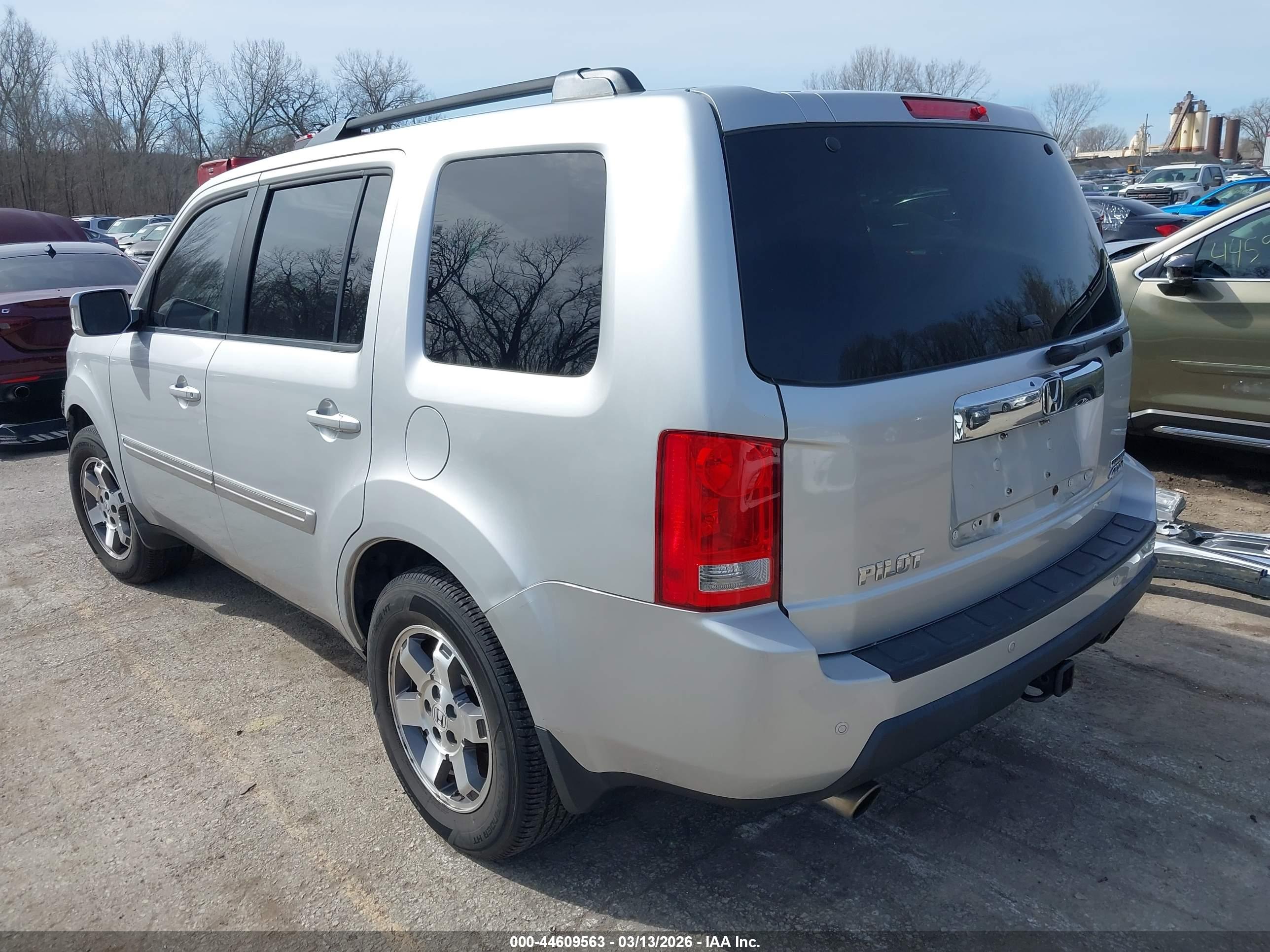 HONDA PILOT image 3