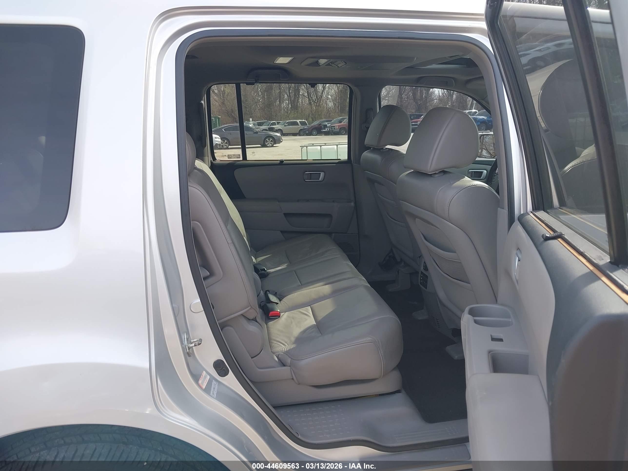 HONDA PILOT image 8
