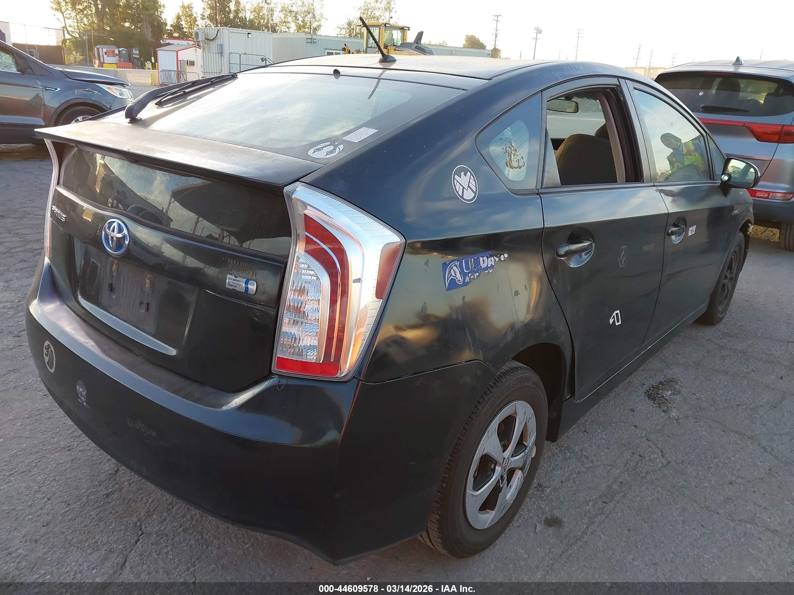 TOYOTA PRIUS image 4