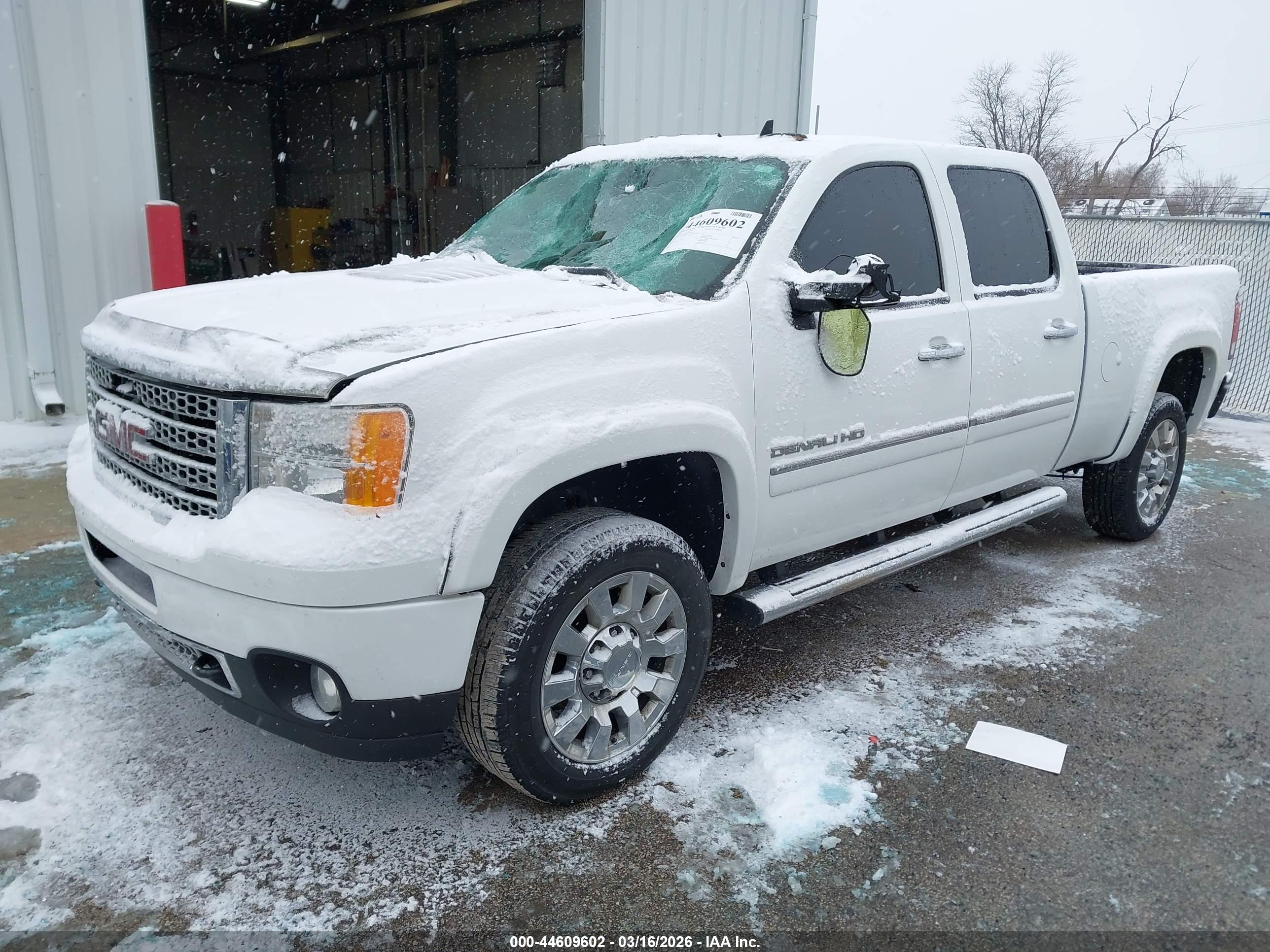 GMC SIERRA image 2