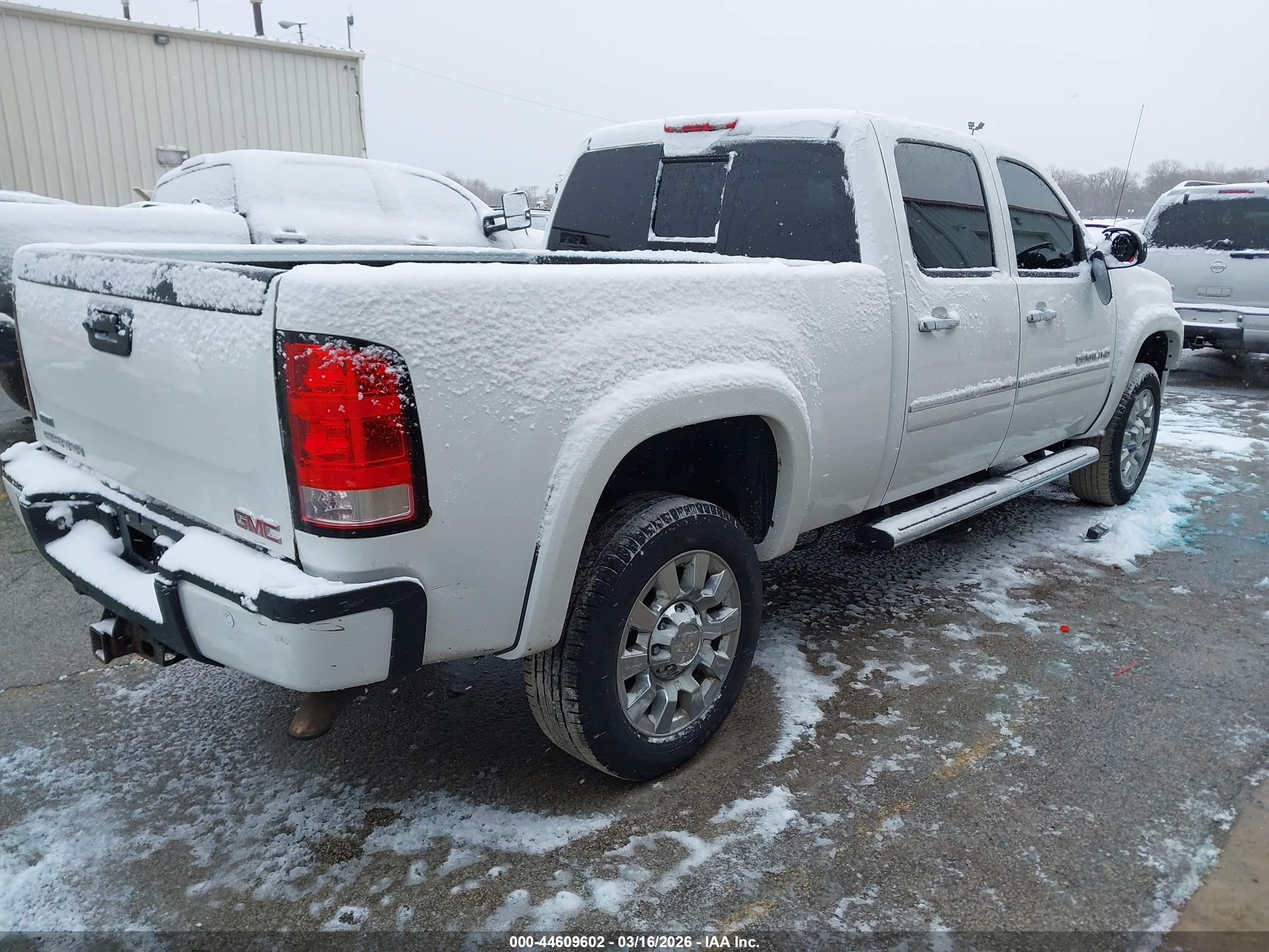 GMC SIERRA image 4