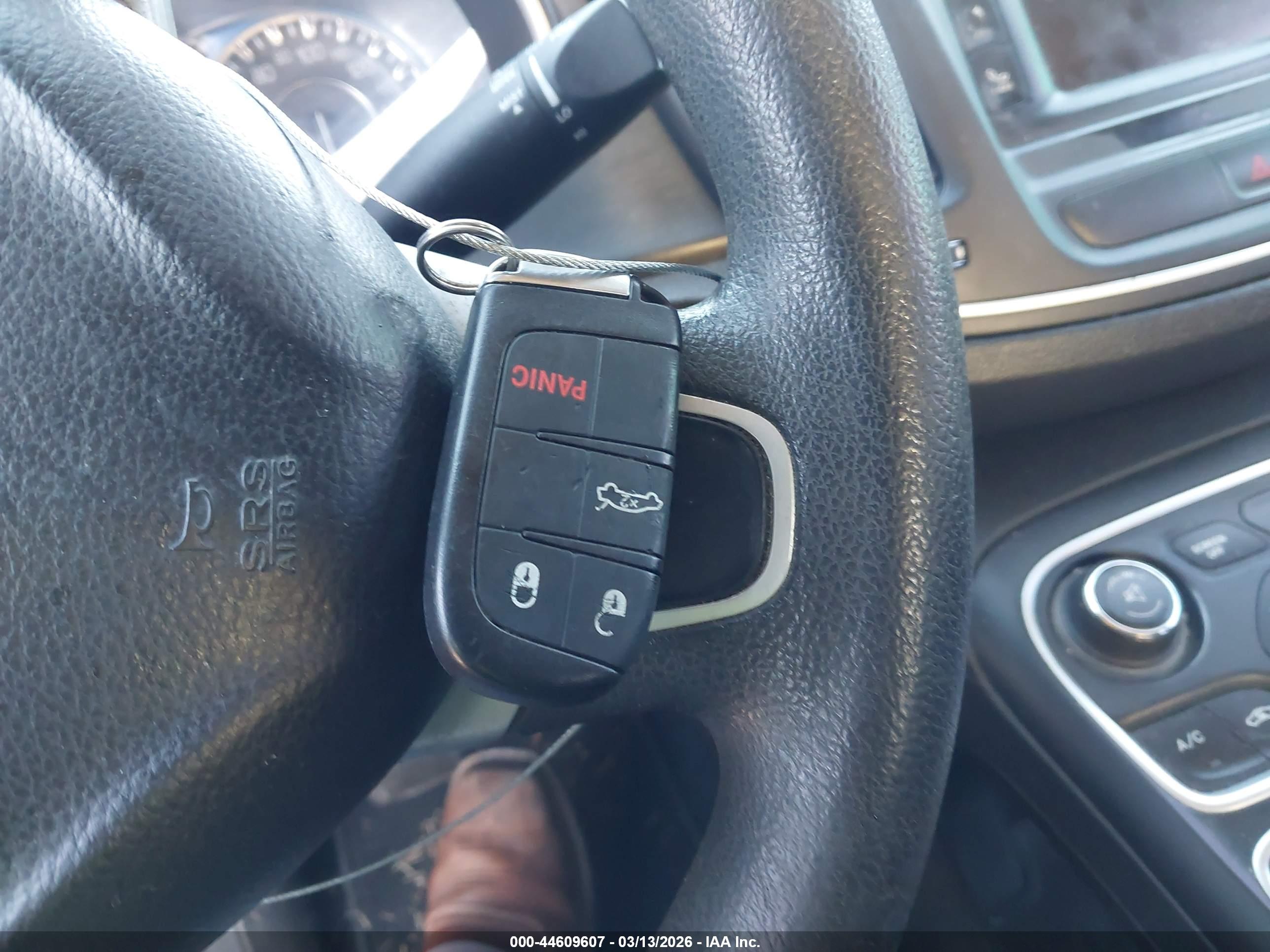 CHRYSLER 200 image 11
