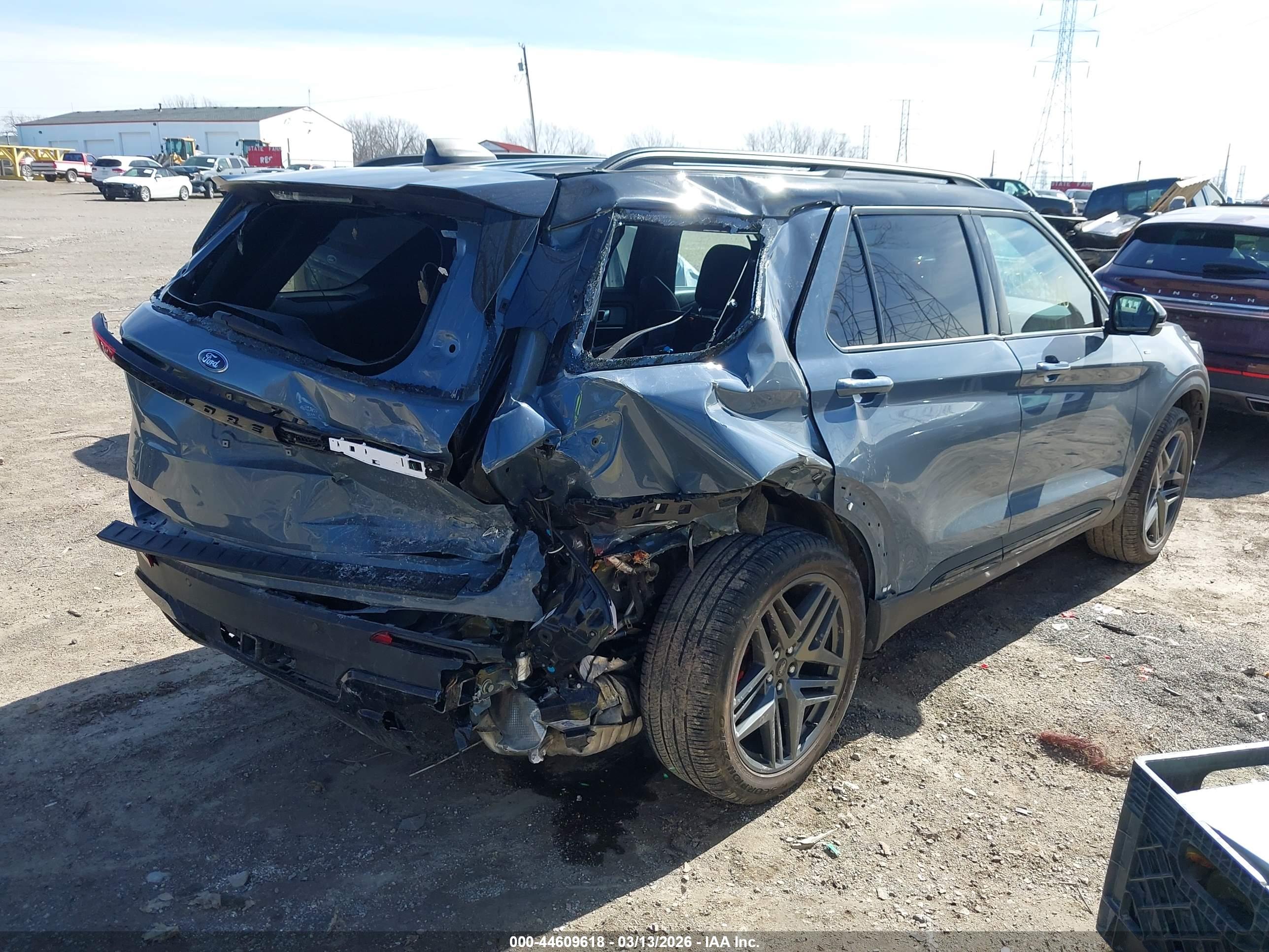 FORD EXPLORER image 4