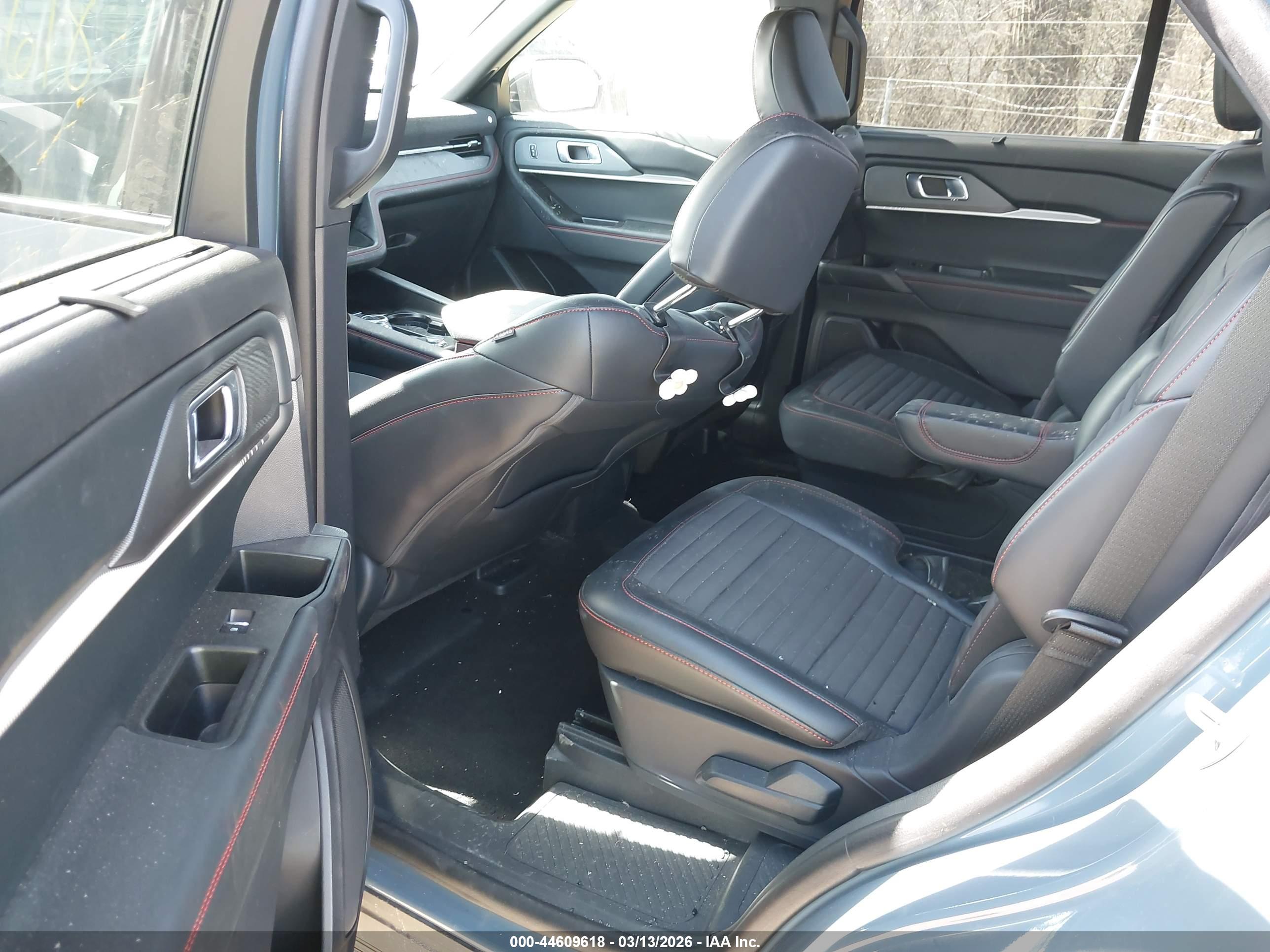 FORD EXPLORER image 8