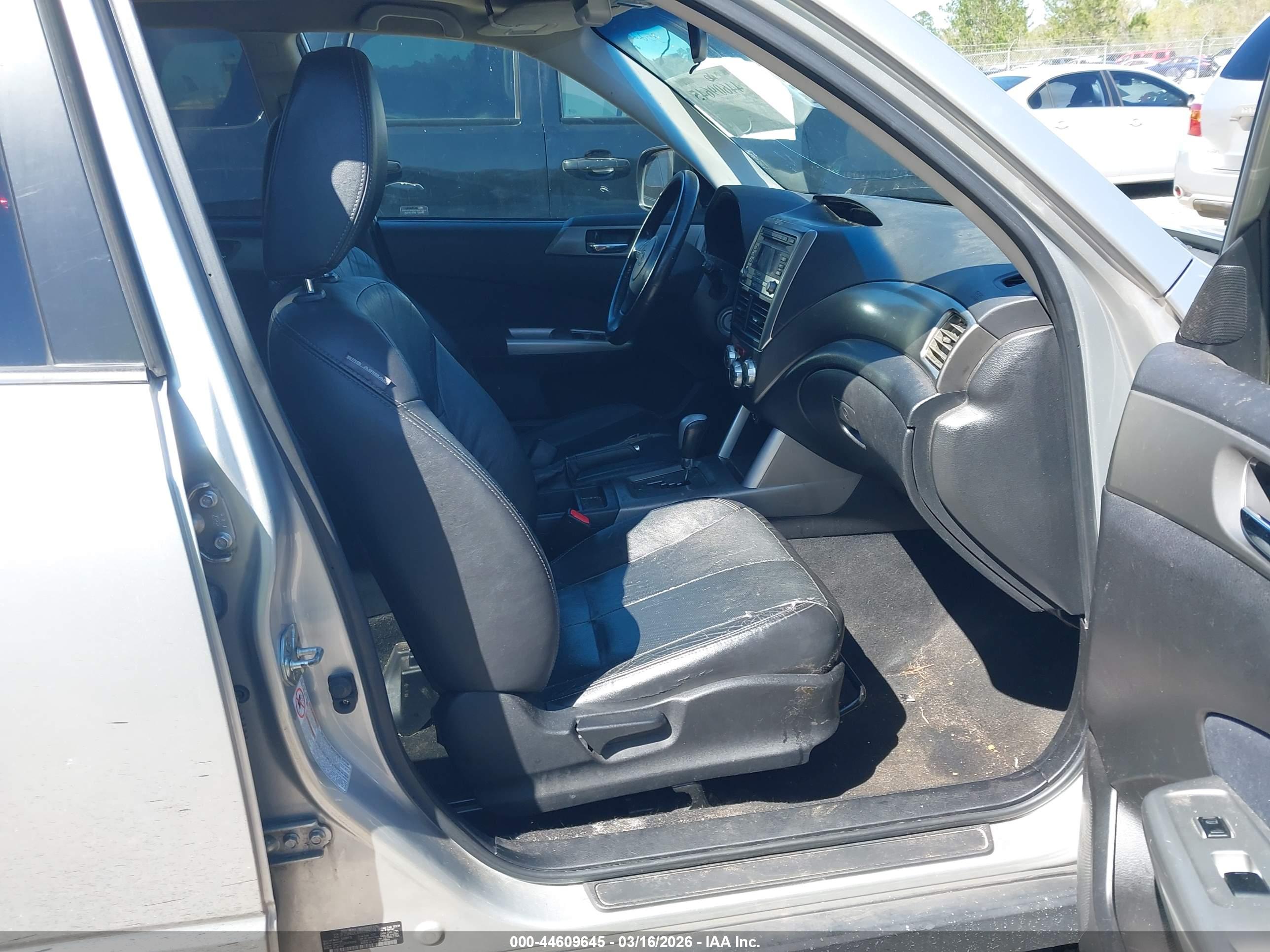 SUBARU FORESTER image 5