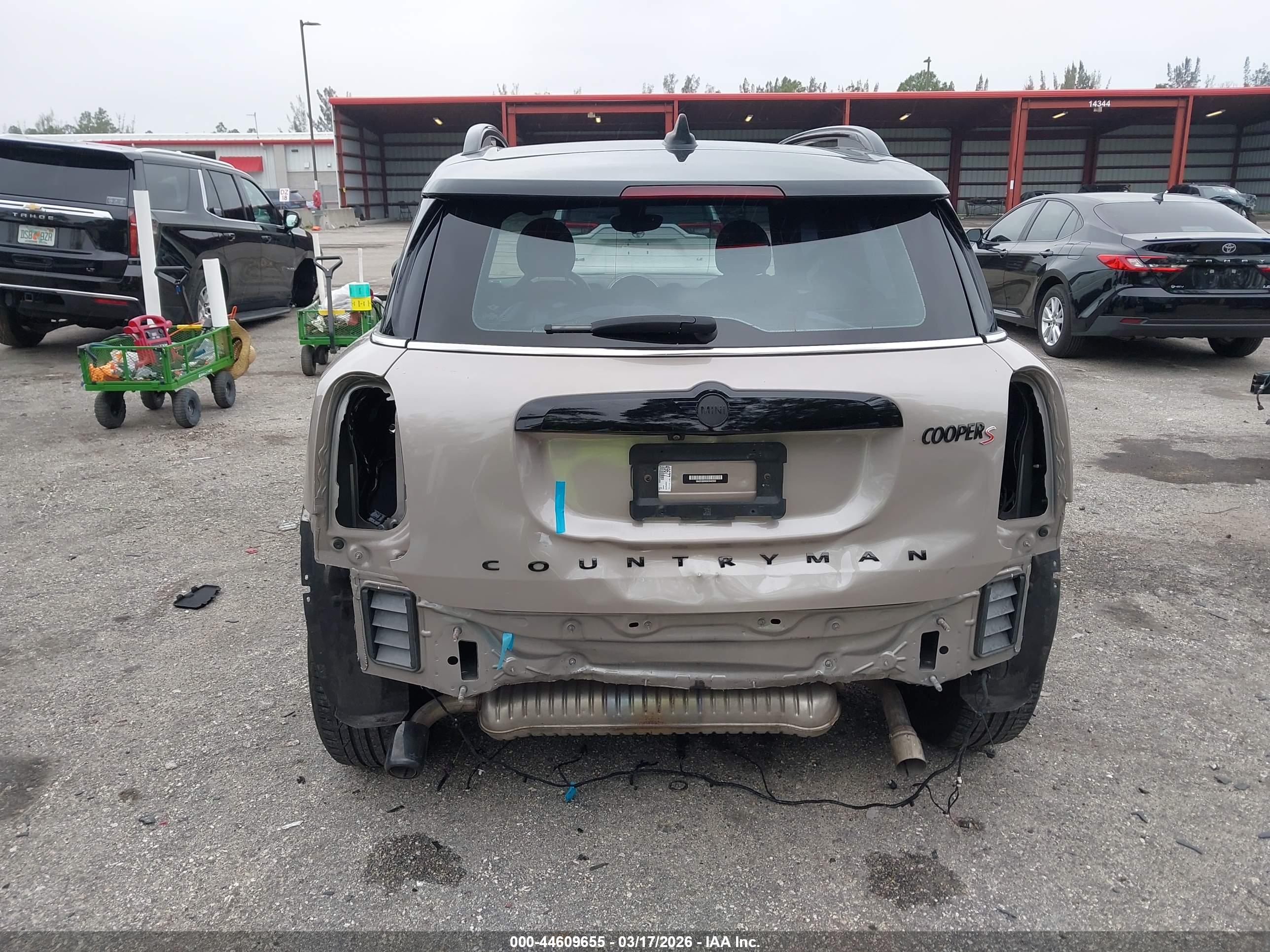 MINI COUNTRYMAN image 6