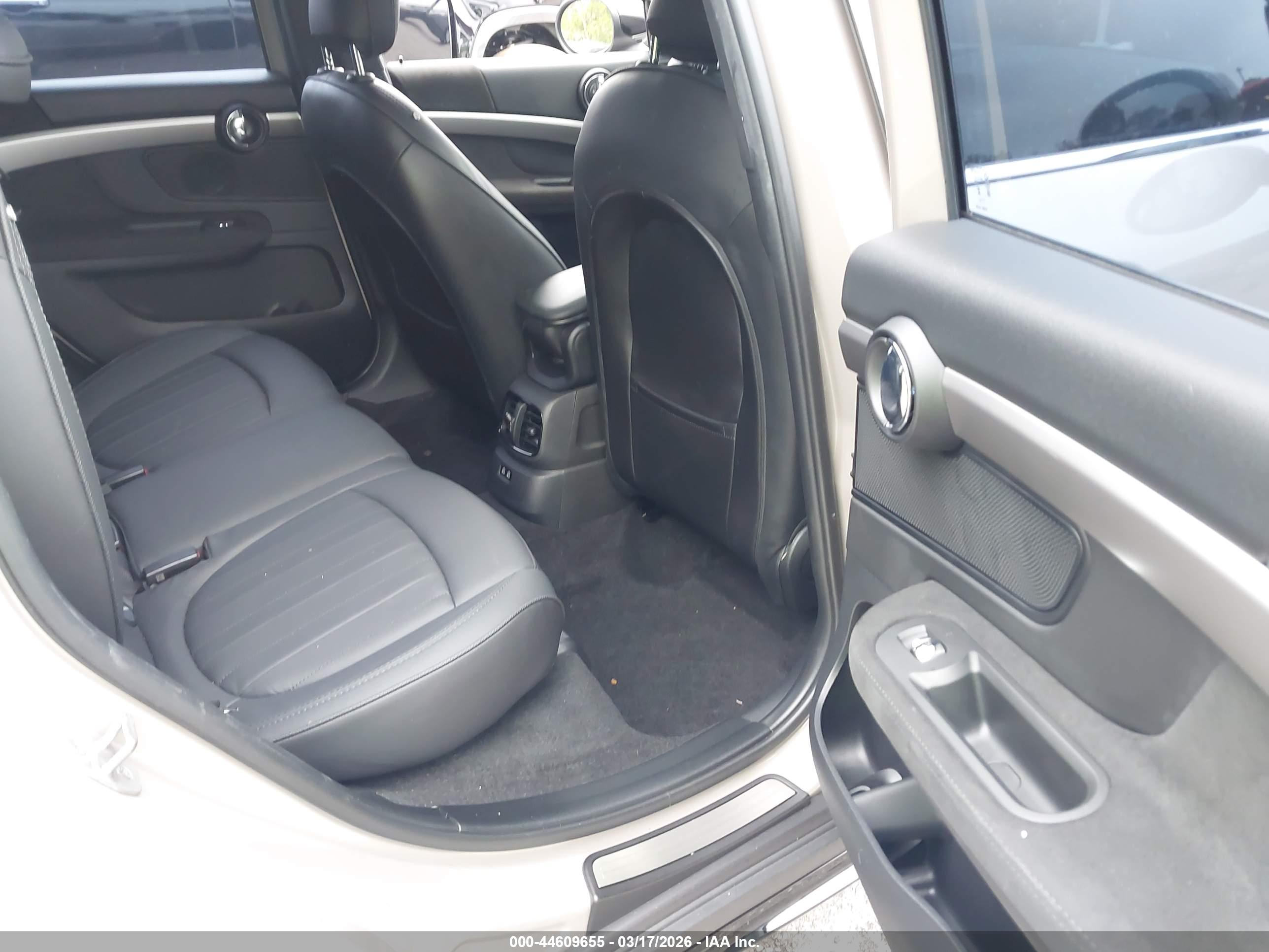 MINI COUNTRYMAN image 8