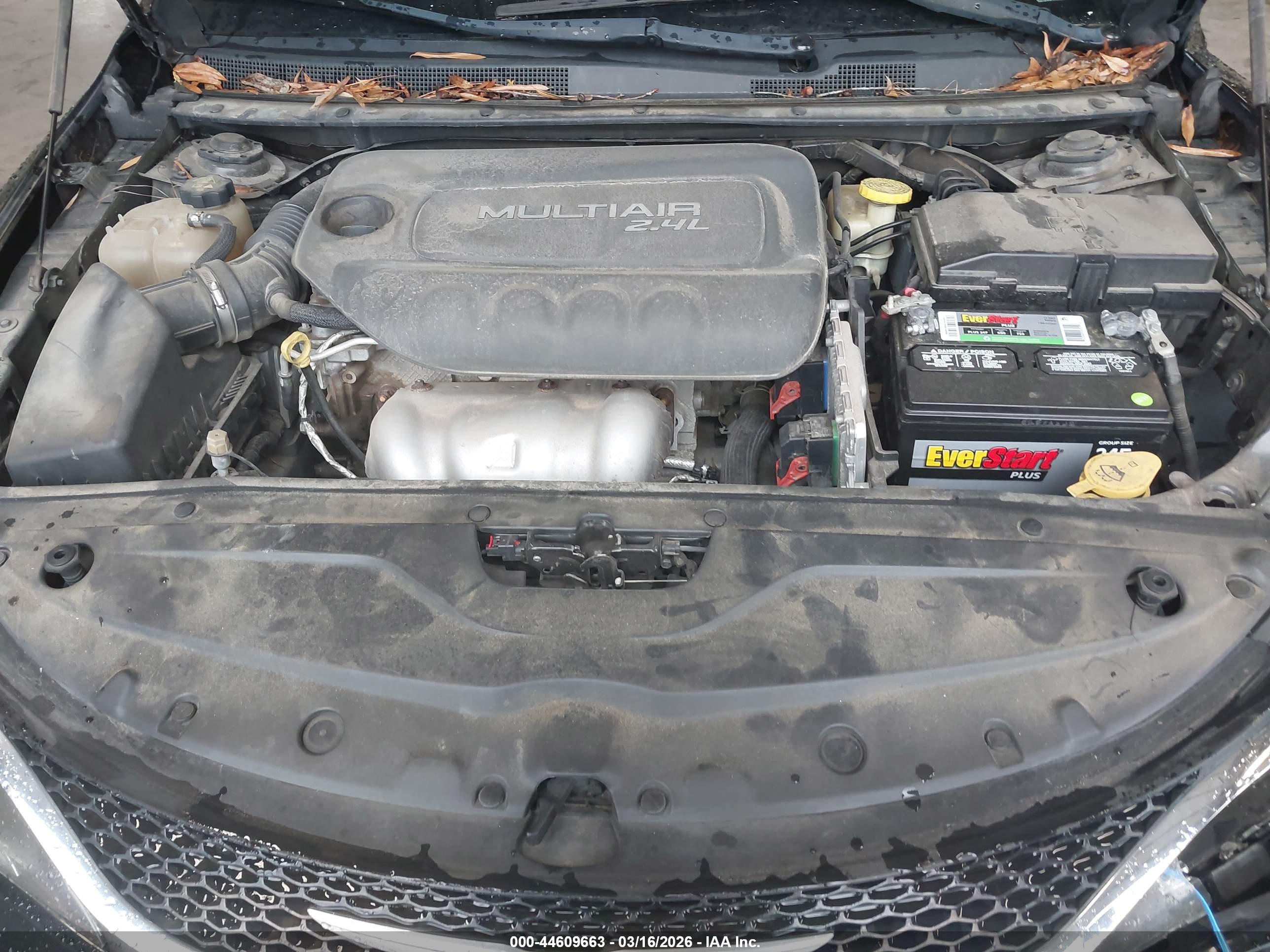 CHRYSLER 200 image 10