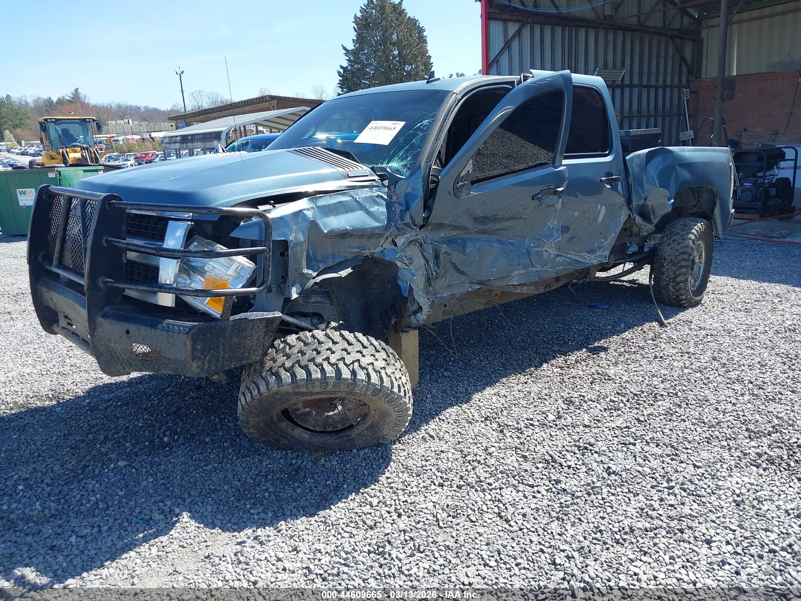 CHEVROLET SILVERADO image 2