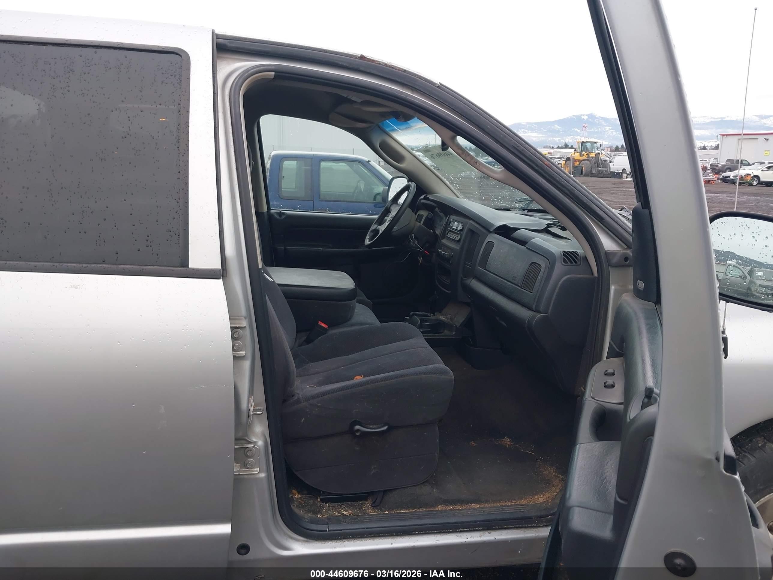 DODGE RAM image 5