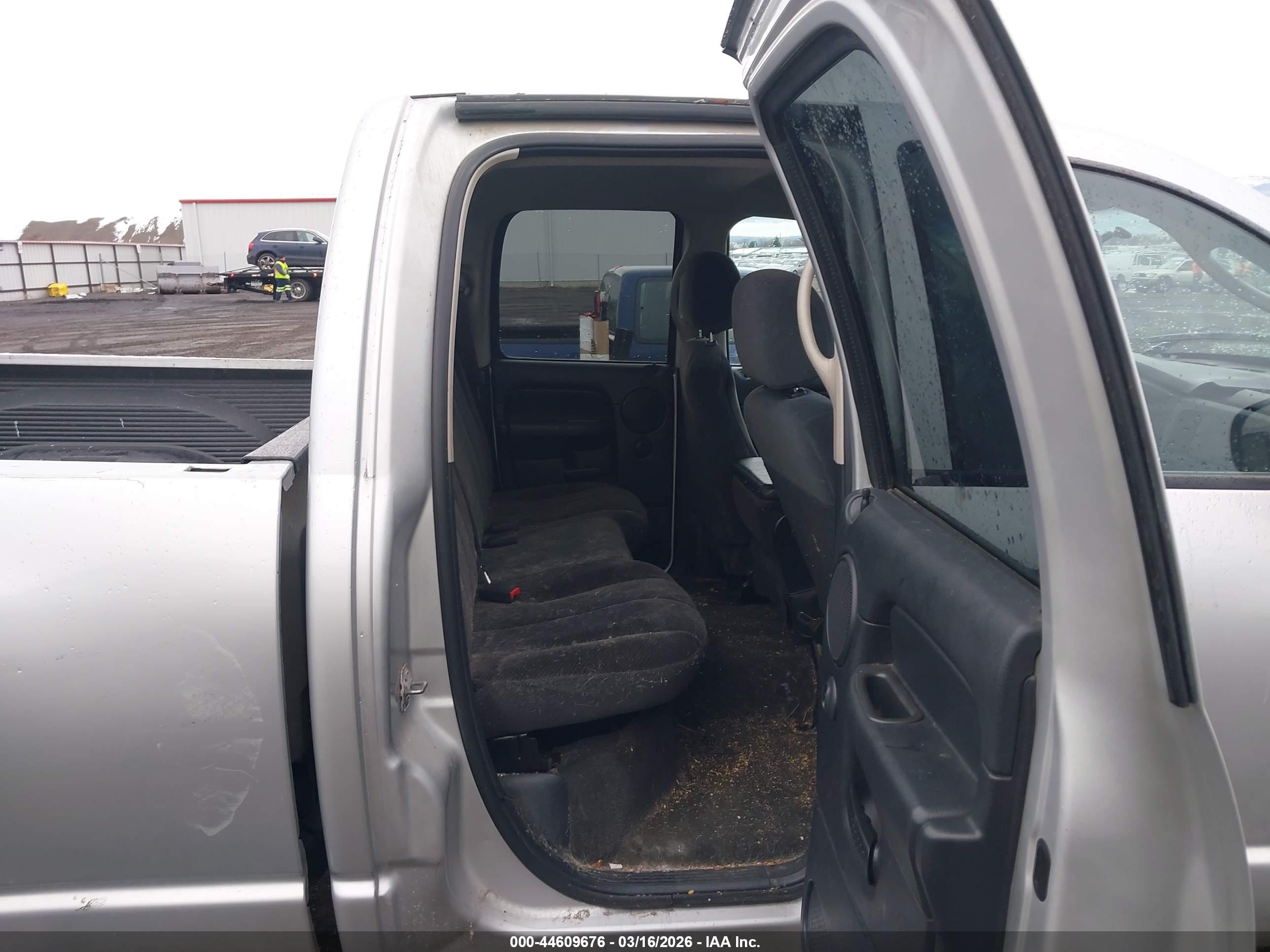 DODGE RAM image 8