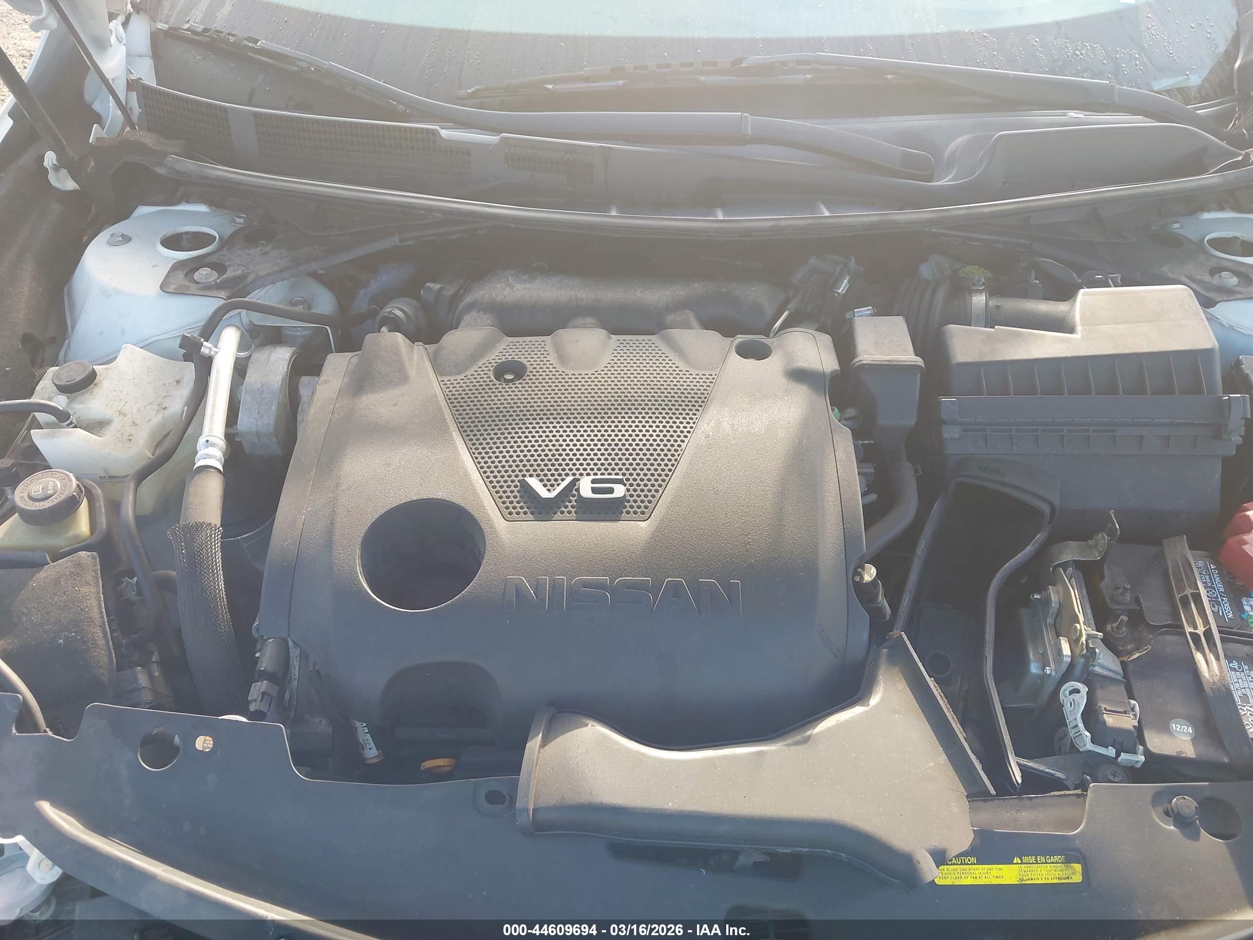 NISSAN MAXIMA image 10