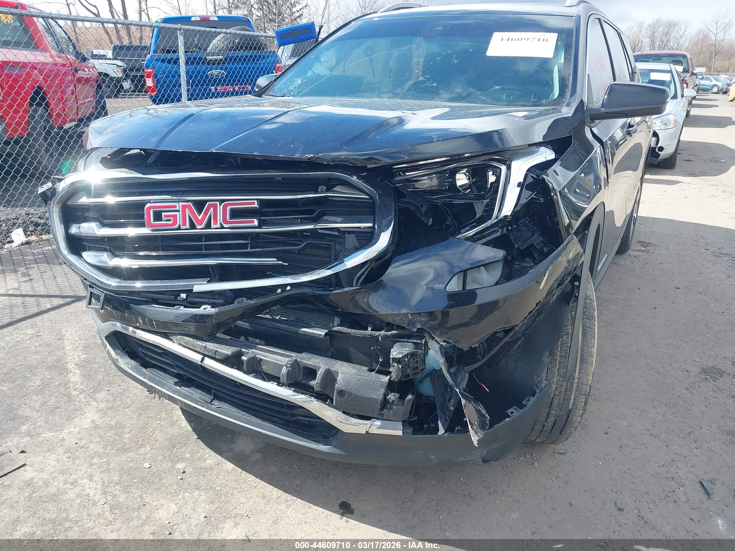 GMC TERRAIN image 6