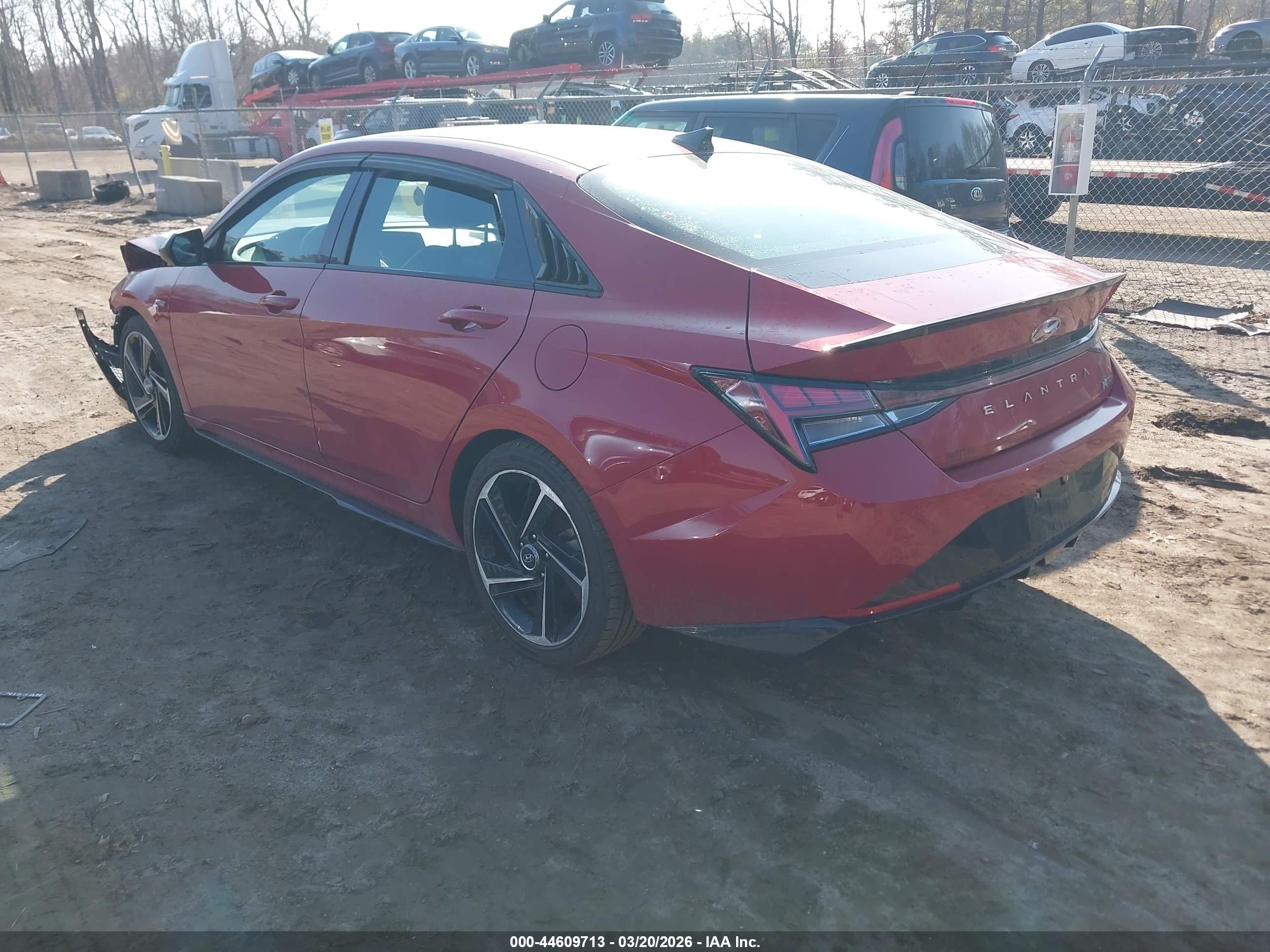 HYUNDAI ELANTRA image 3