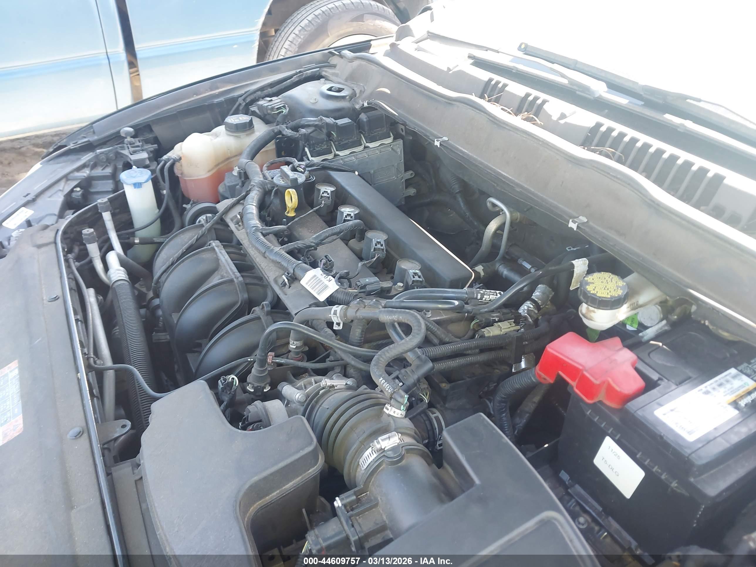 FORD FUSION image 10