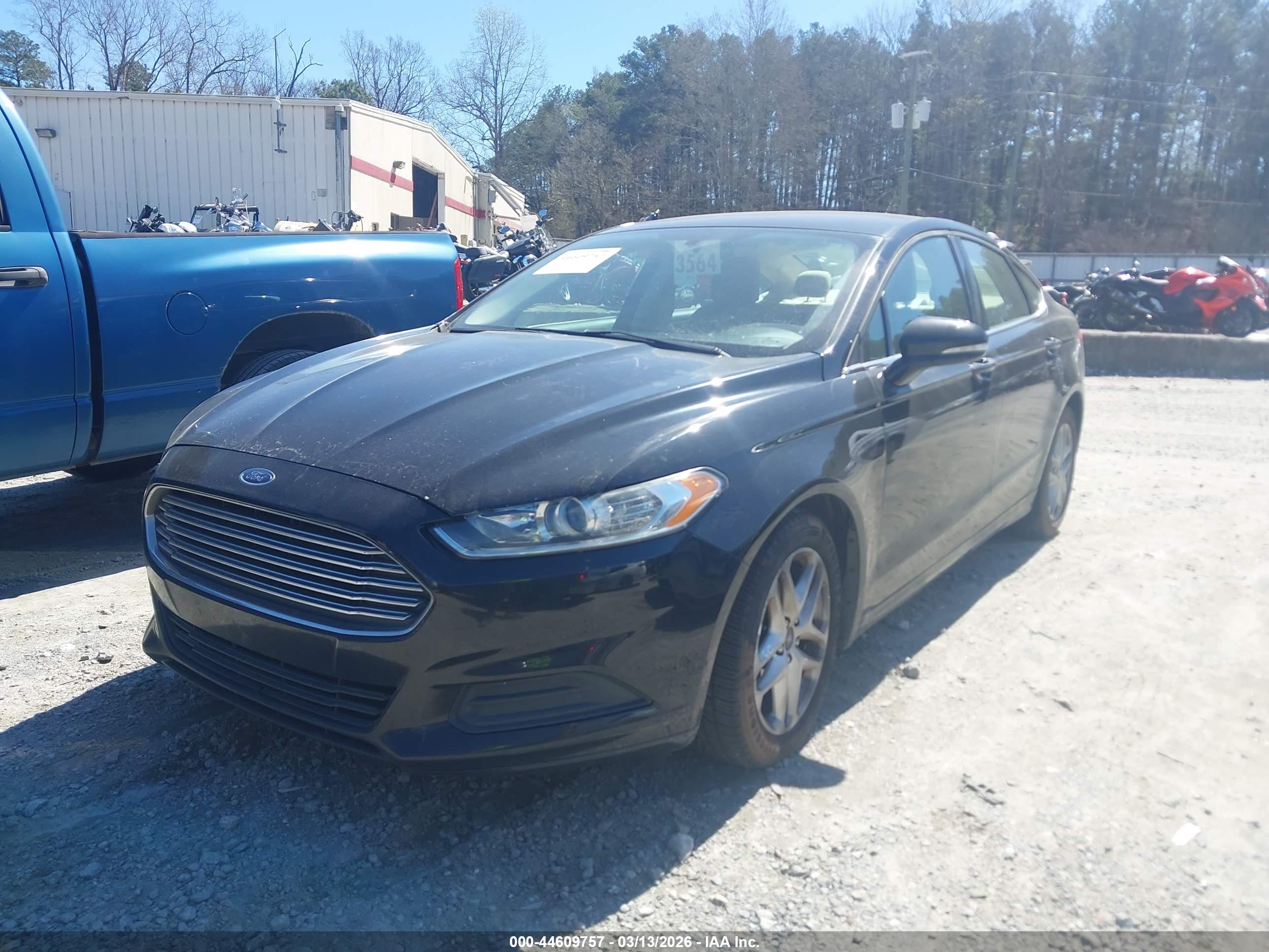 FORD FUSION image 2