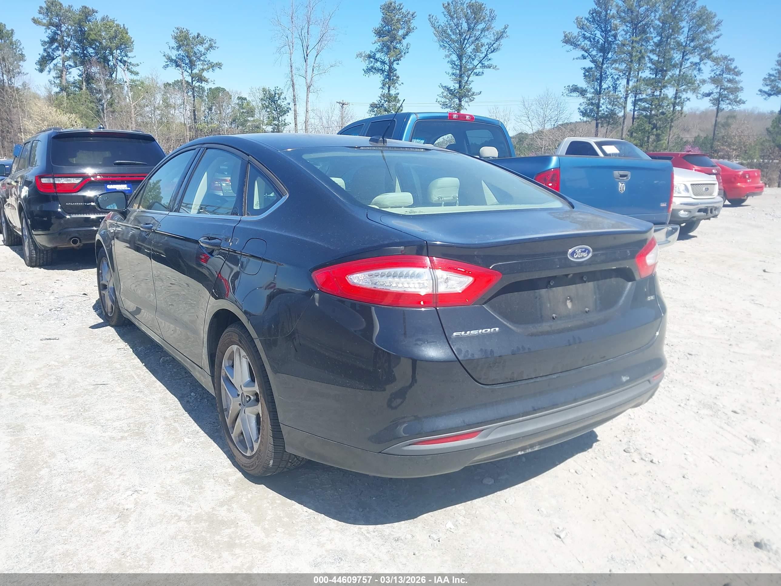 FORD FUSION image 3