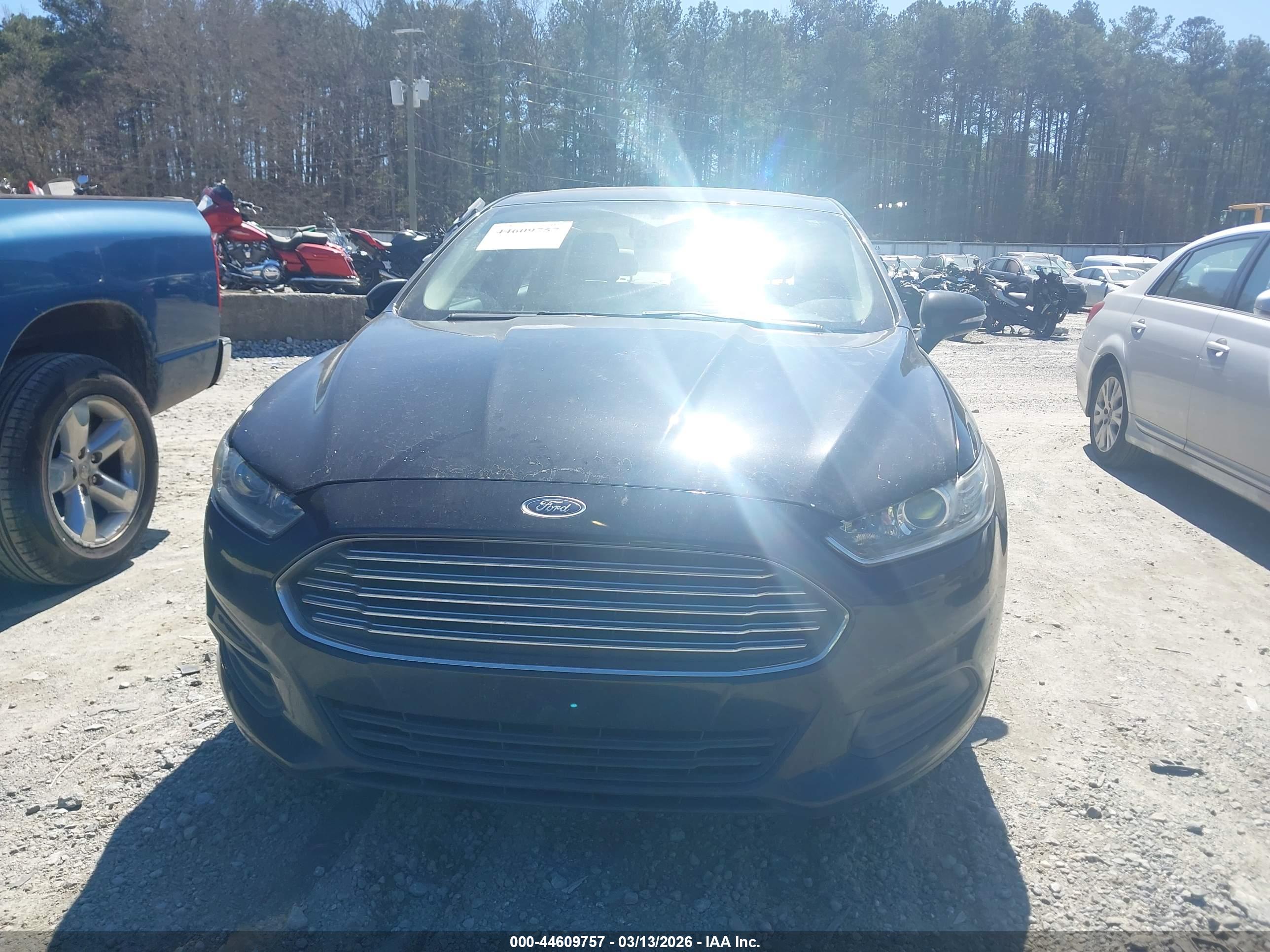 FORD FUSION image 6