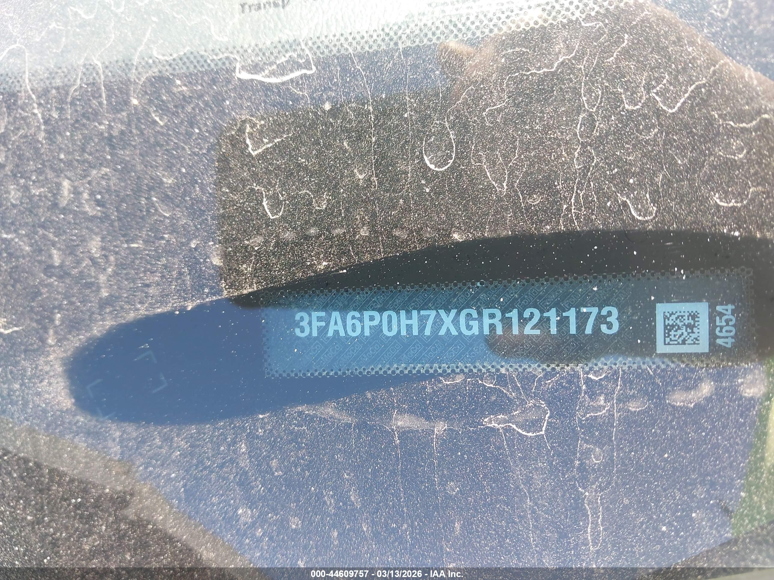 FORD FUSION image 9