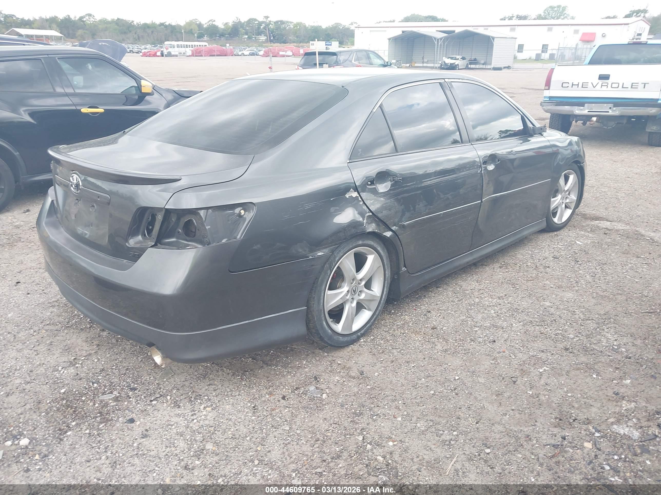TOYOTA CAMRY image 4