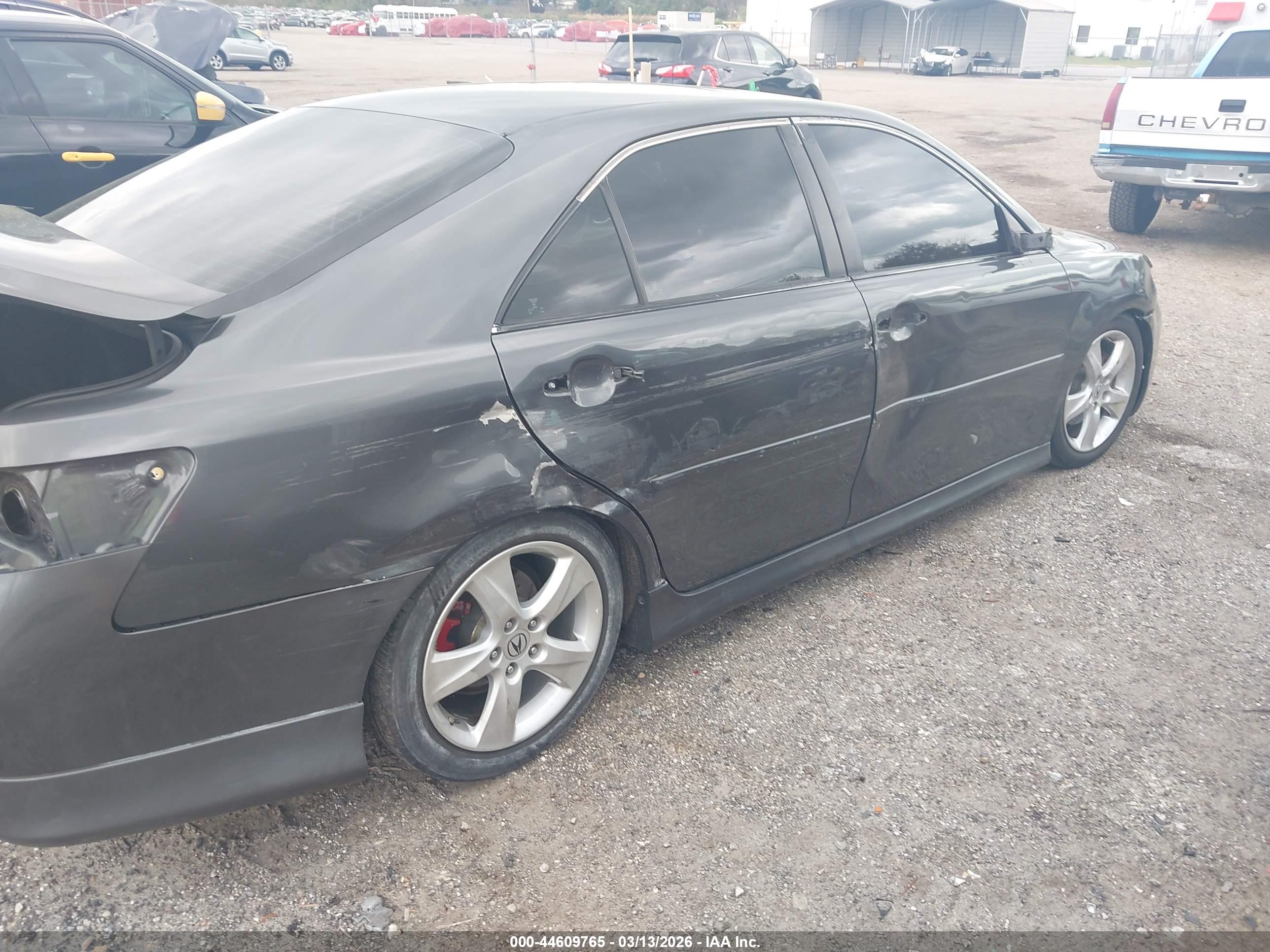 TOYOTA CAMRY image 6