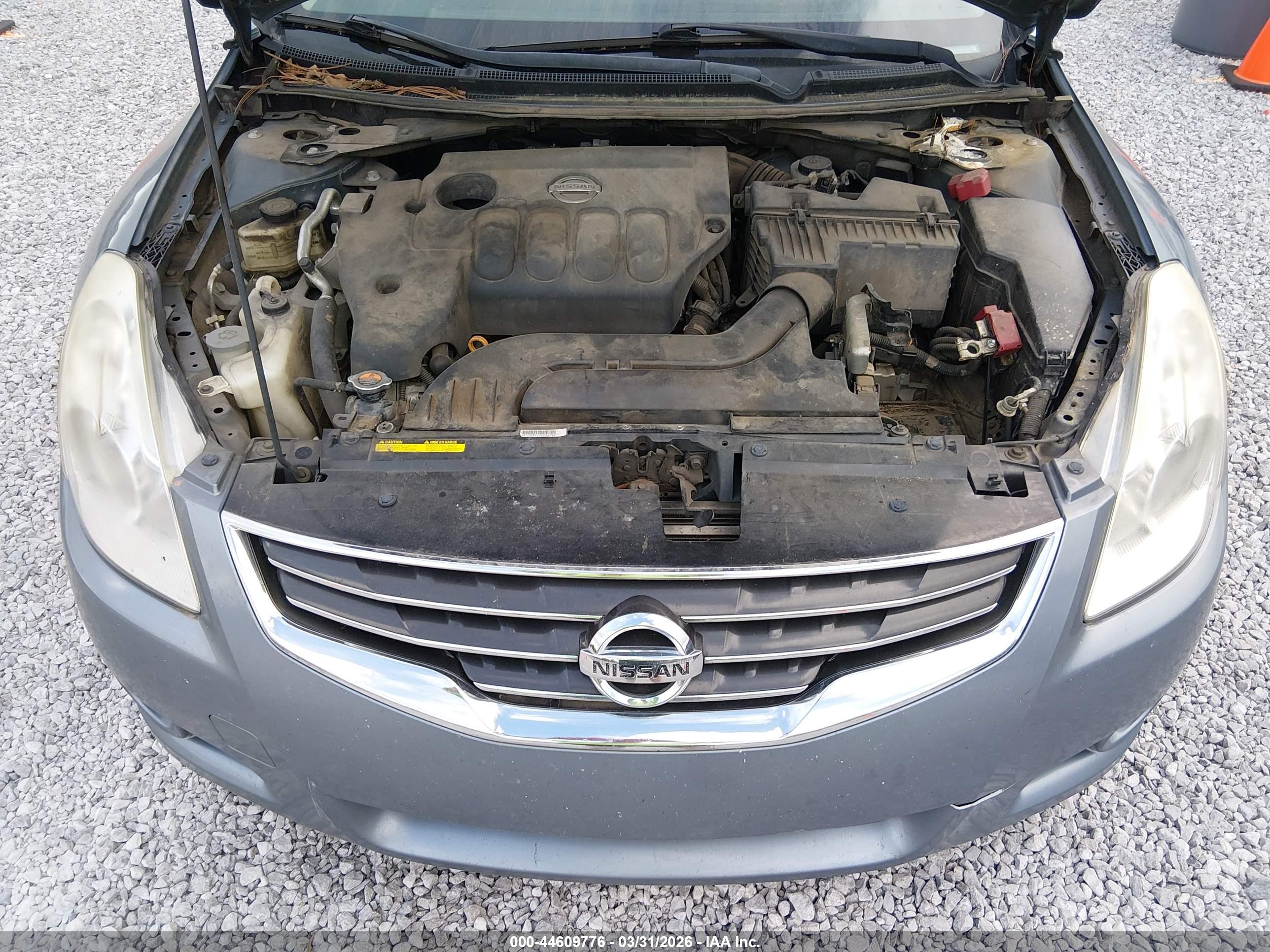 NISSAN ALTIMA image 10