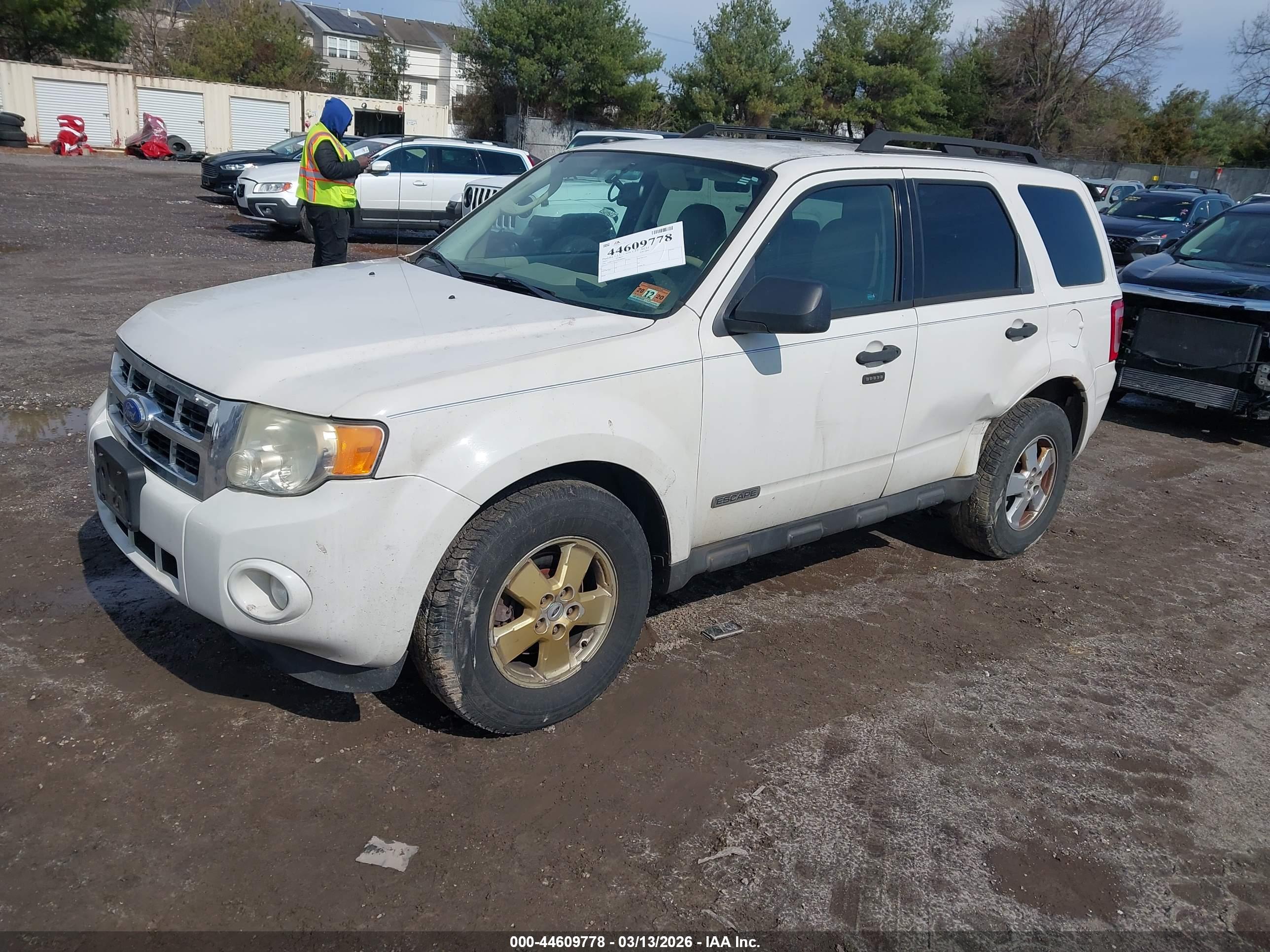 FORD ESCAPE image 2