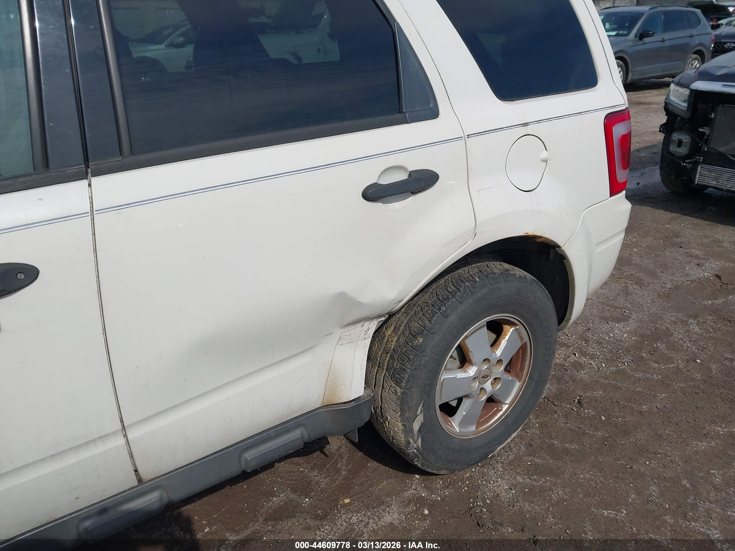 FORD ESCAPE image 6