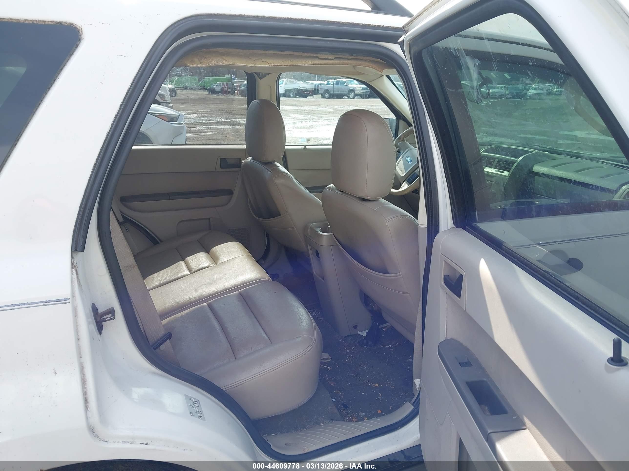 FORD ESCAPE image 8