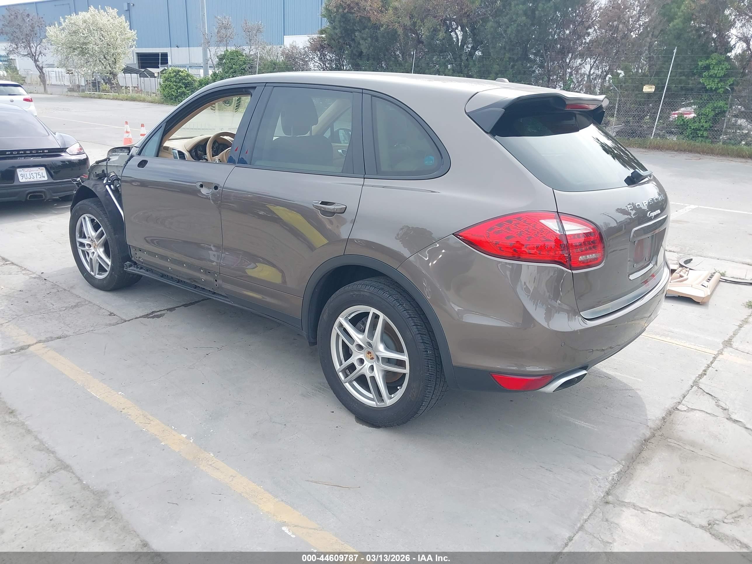 PORSCHE CAYENNE image 3