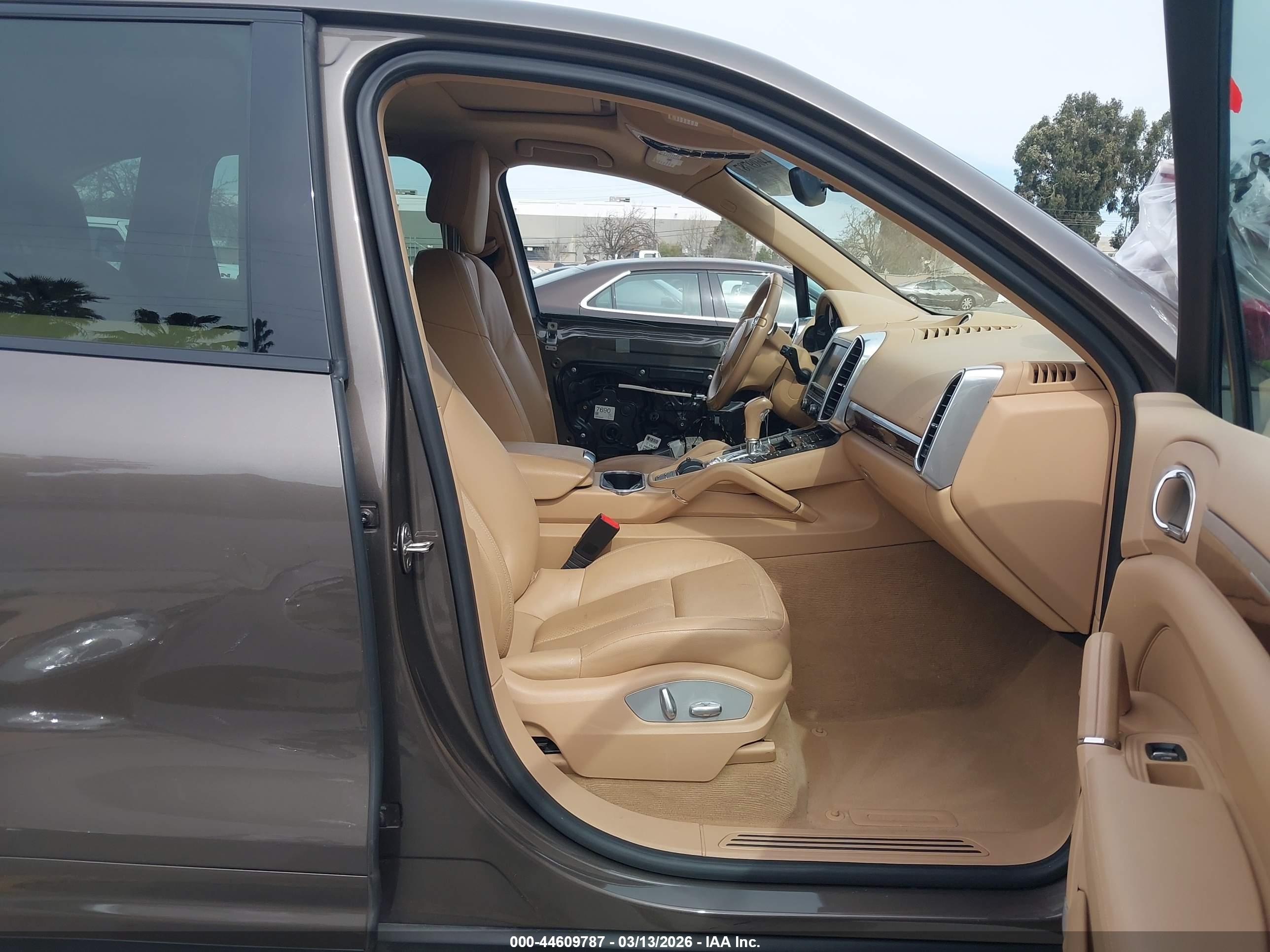 PORSCHE CAYENNE image 5