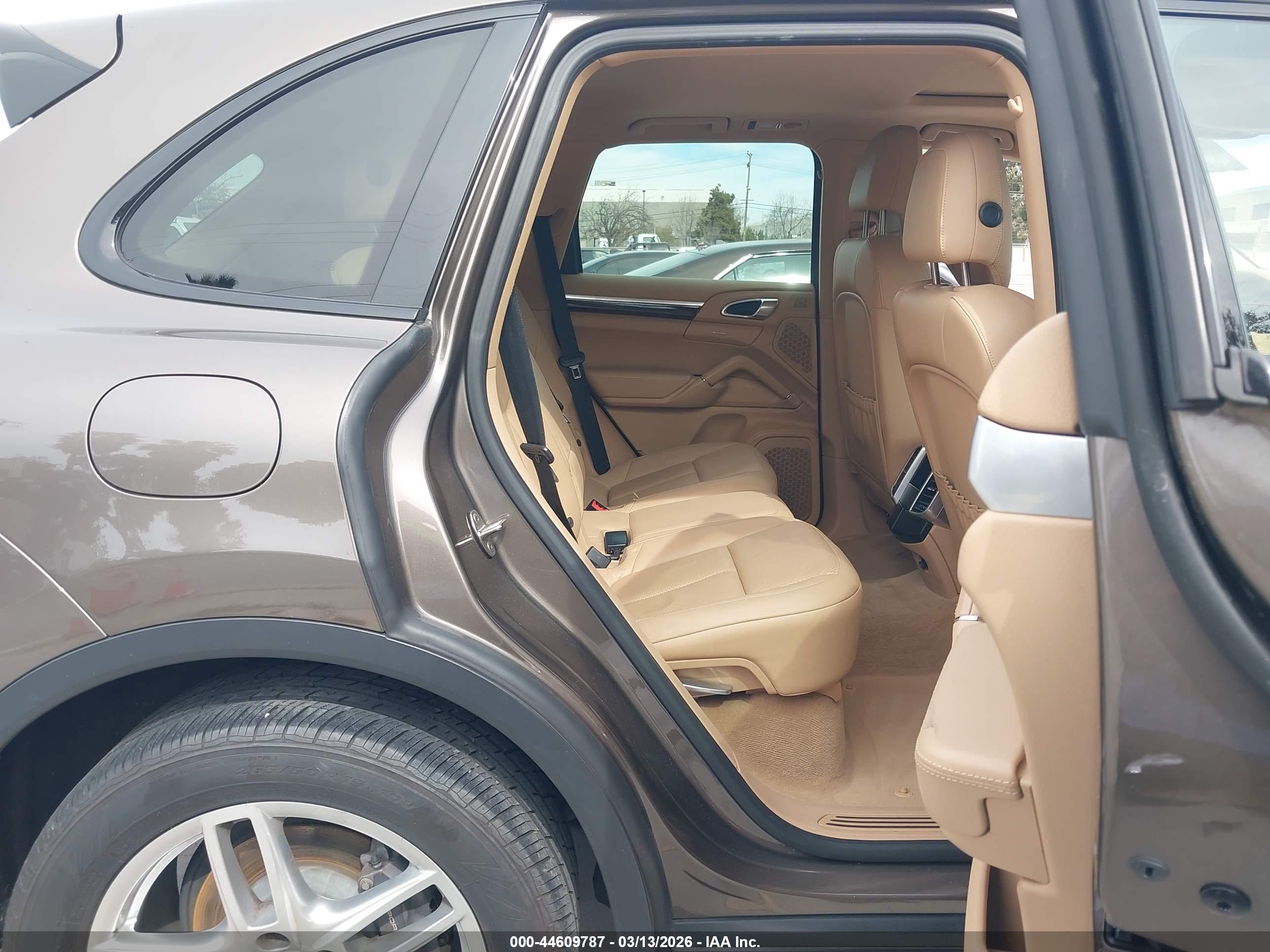 PORSCHE CAYENNE image 8