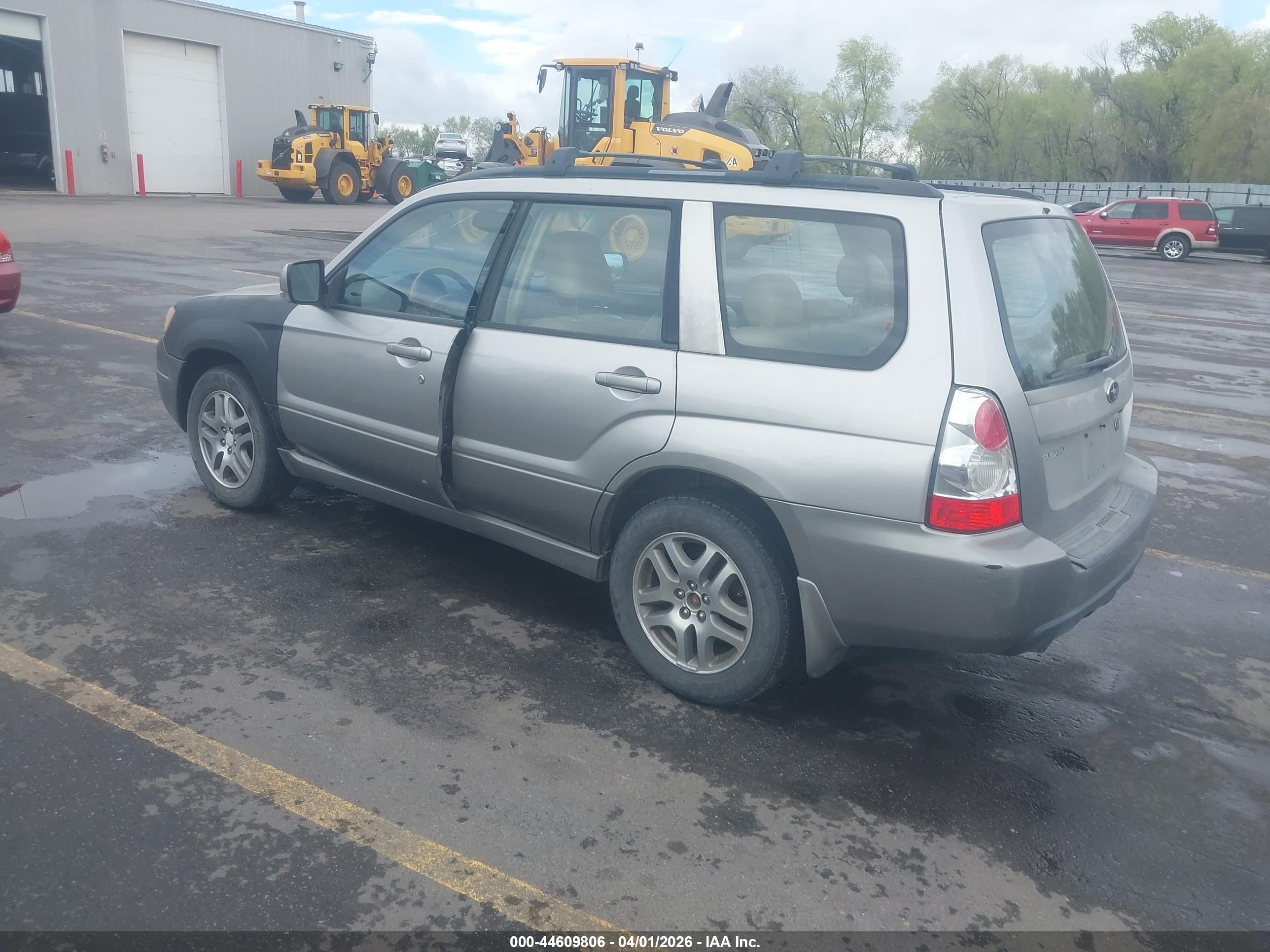 SUBARU FORESTER image 3