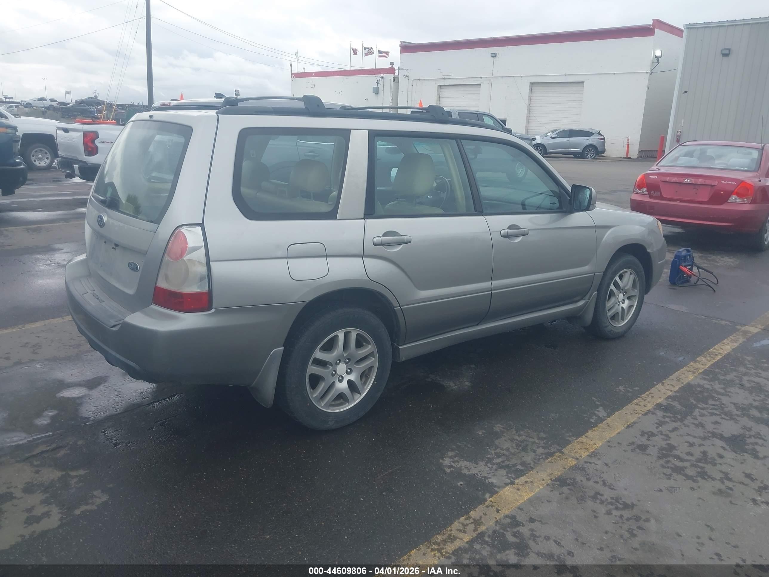 SUBARU FORESTER image 4