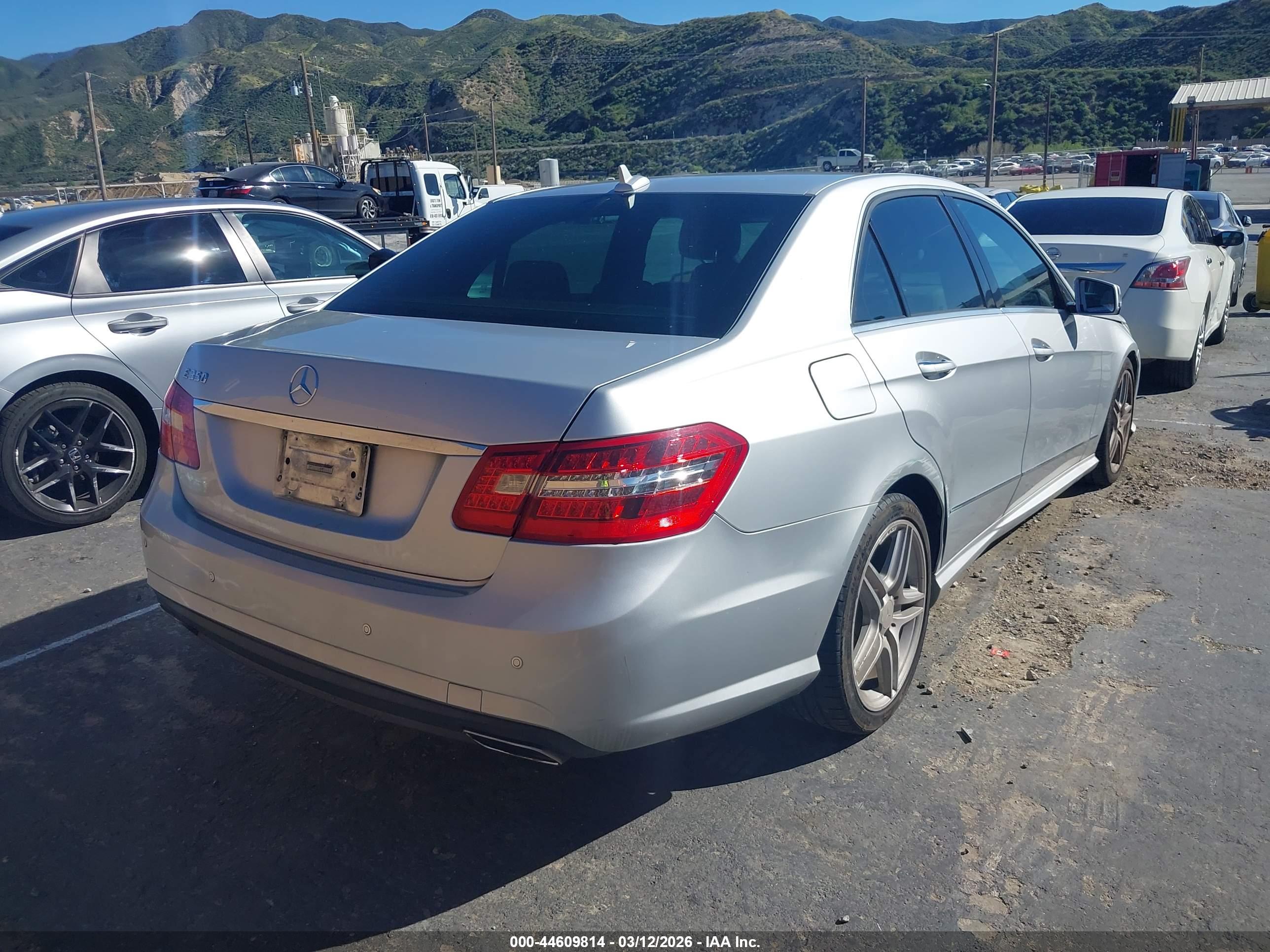 MERCEDES-BENZ E image 4