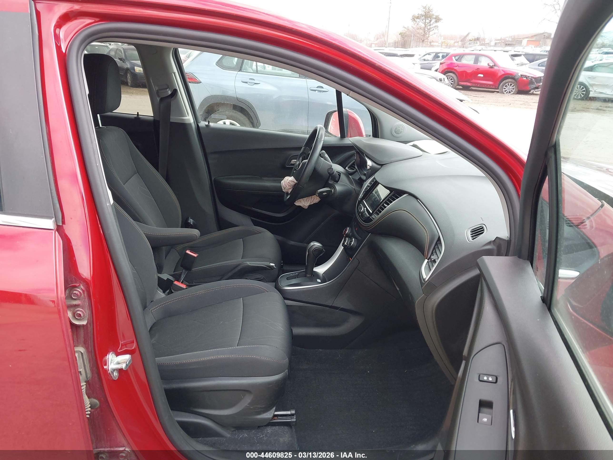 CHEVROLET TRAX image 5