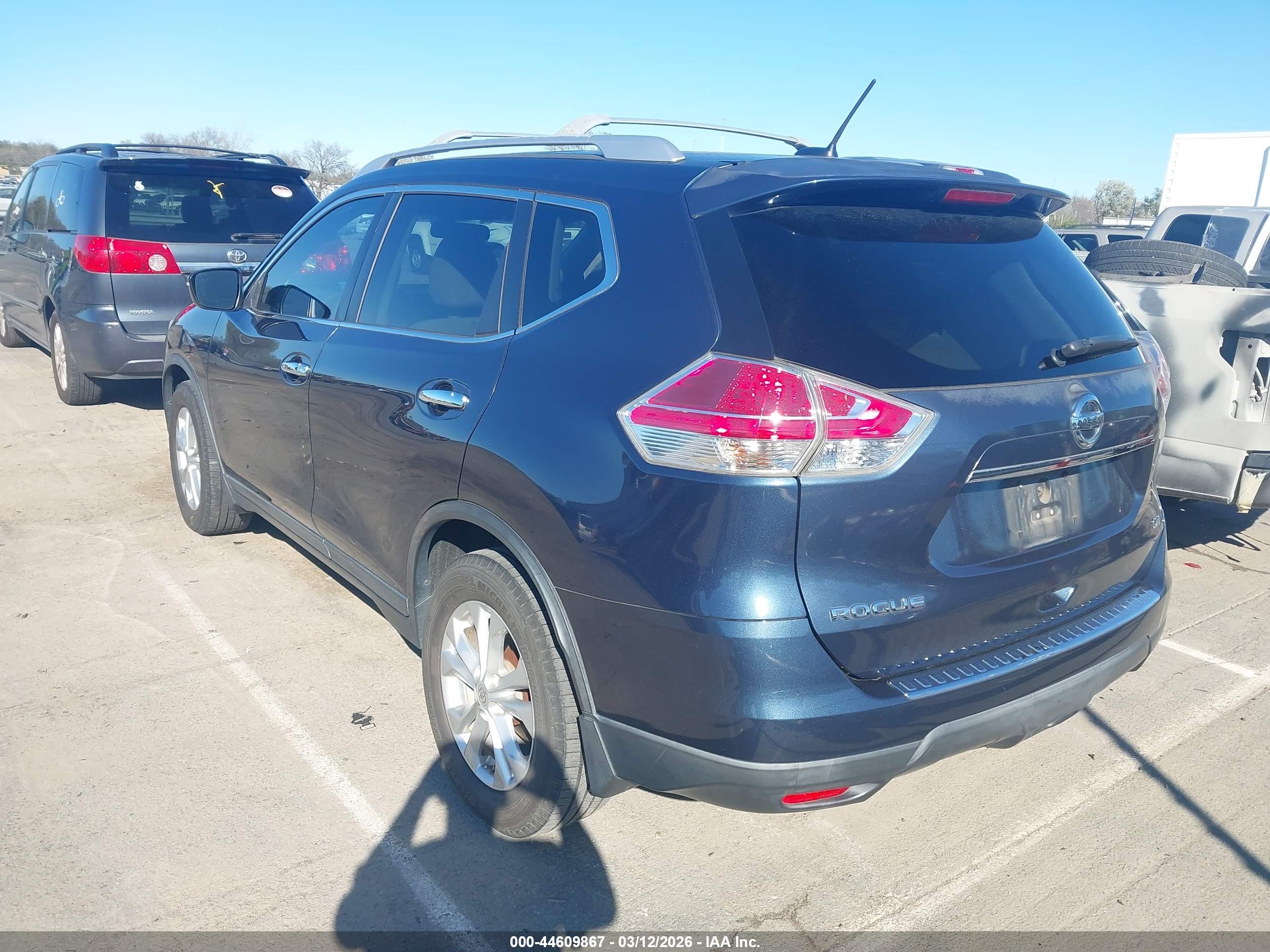 NISSAN ROGUE image 3
