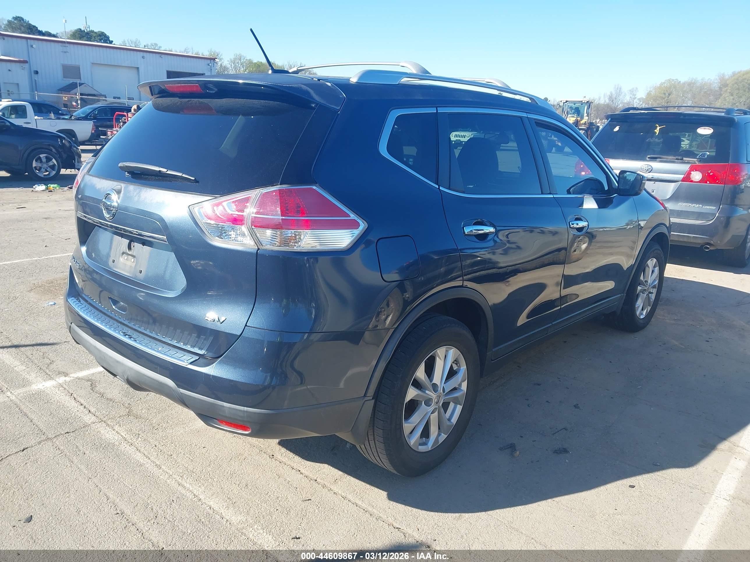 NISSAN ROGUE image 4