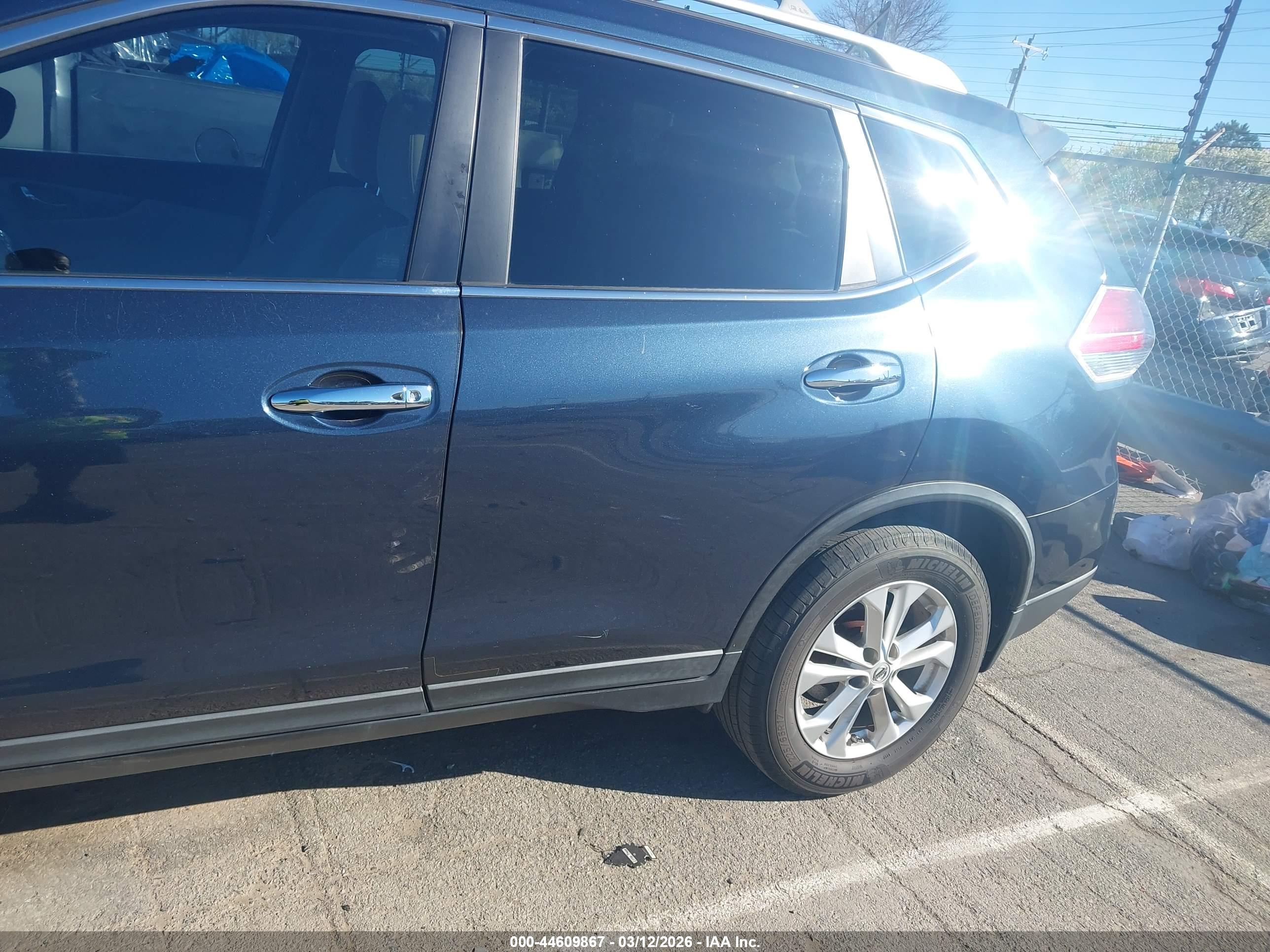 NISSAN ROGUE image 6